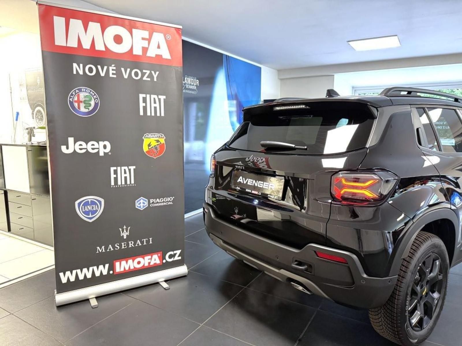 Jeep Avenger, 1.2 T e-hybrid AT 145k 4xe - fotka 5