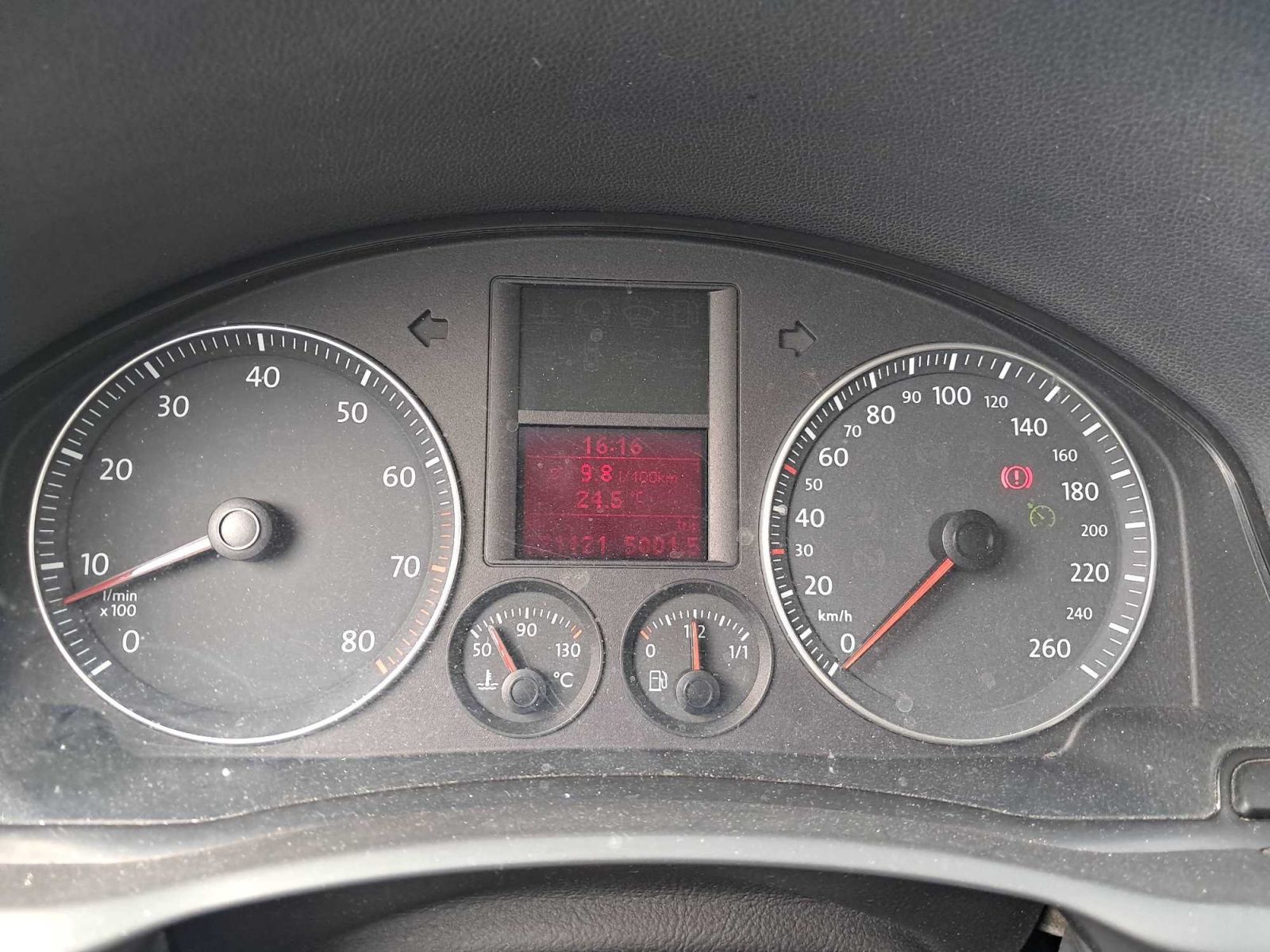 Volkswagen Golf, 1.6, po STK, Tažné, Klima - fotka 3