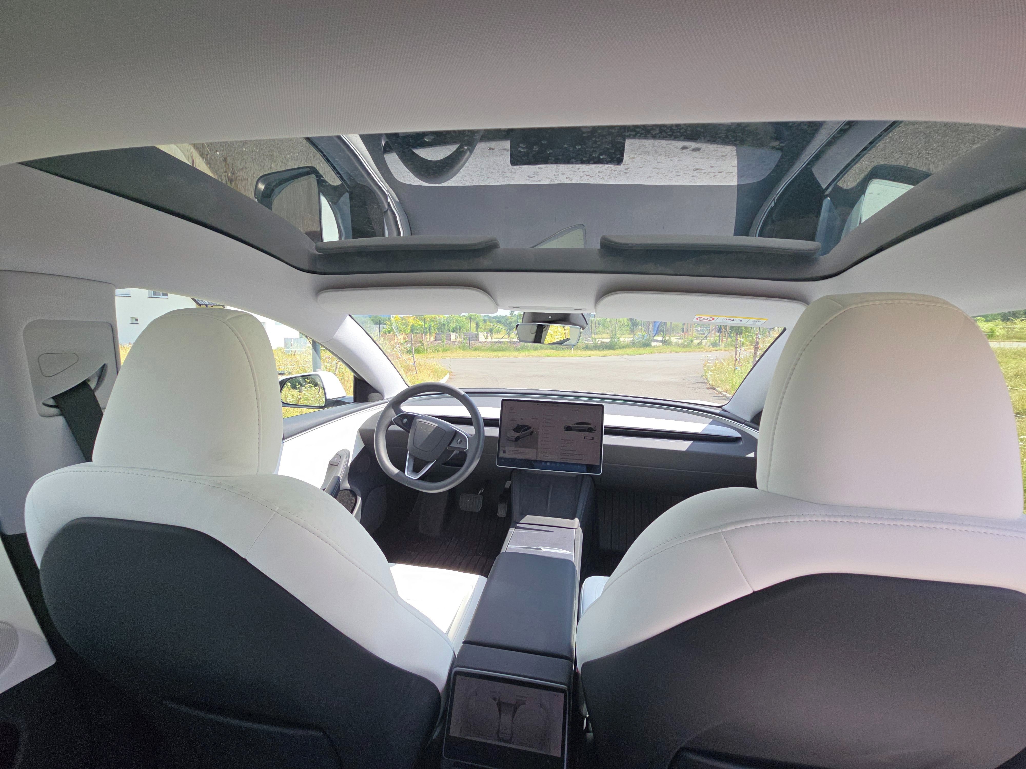 Tesla Model 3, TESLA model 3 Highland - fotka 3