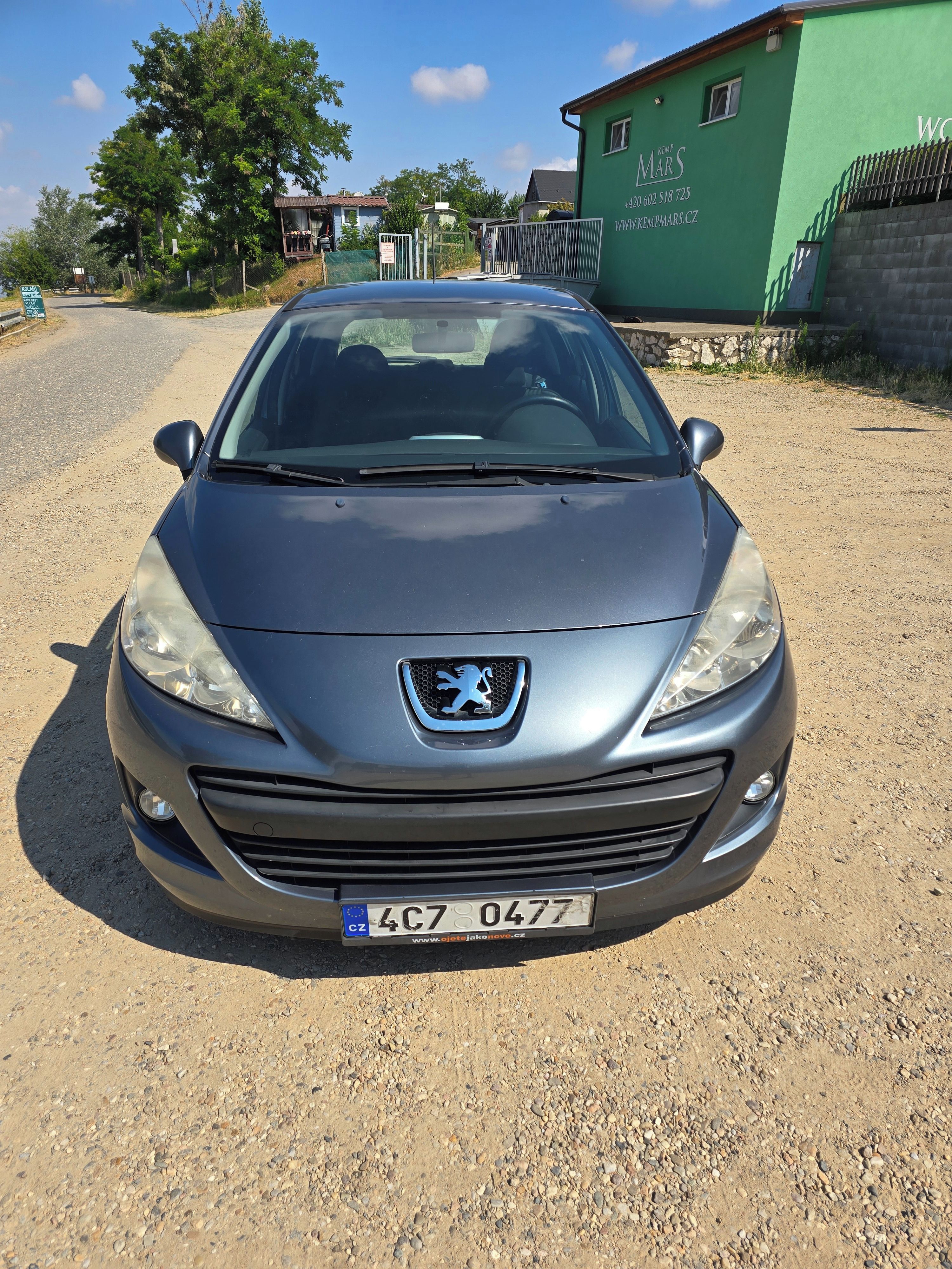 Peugeot 207, 1.4, 54kw nová STK. Pěkný stav - fotka 2