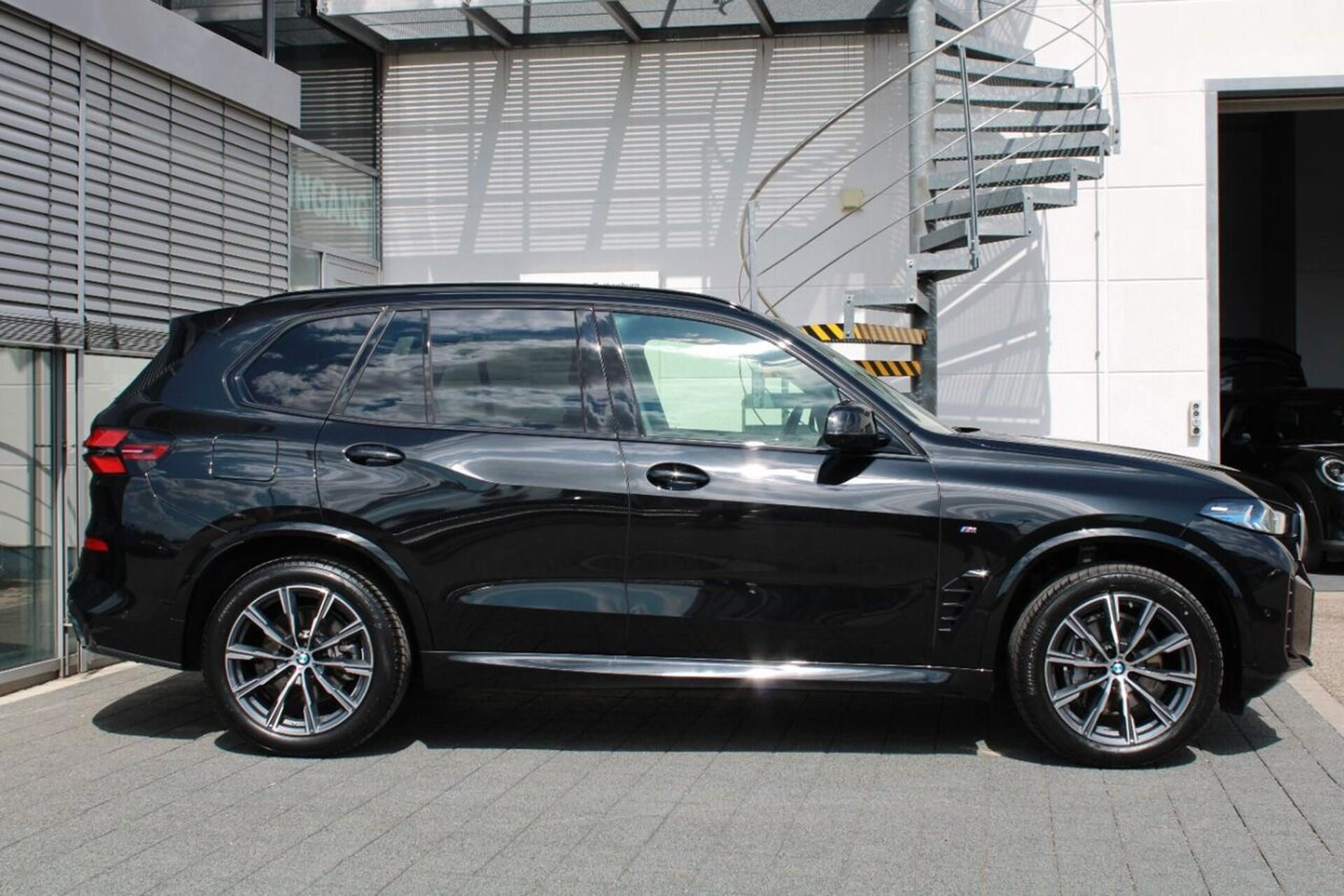 BMW X5, xDrive30d M-Sport Inno 360 Pan - fotka 3