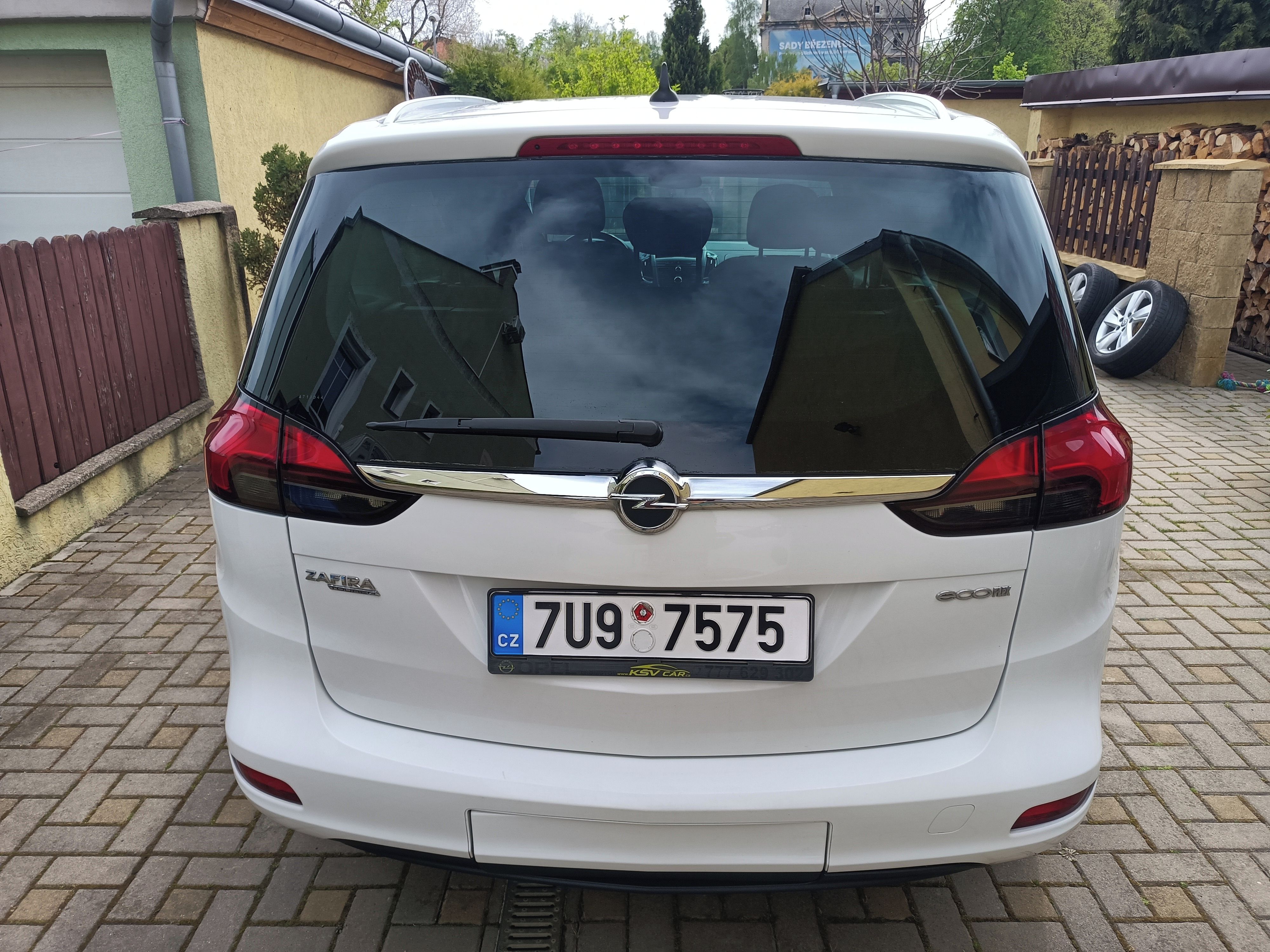 Opel Zafira, Tourer 1,6CDTI, 1.maj, servis - fotka 5