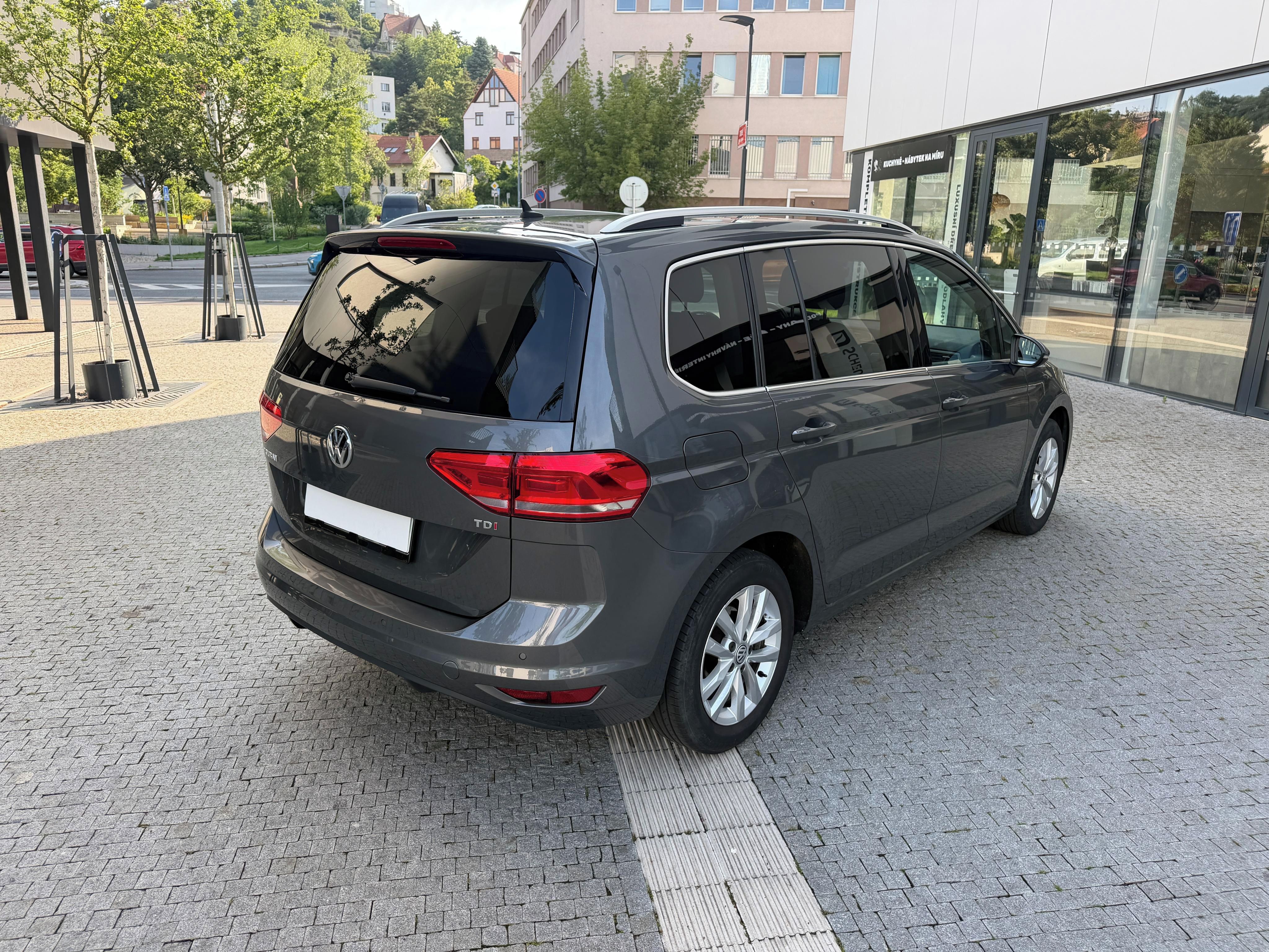 Volkswagen Touran, 1.6TDI 81KW FULL-LED 6kvalt - fotka 5