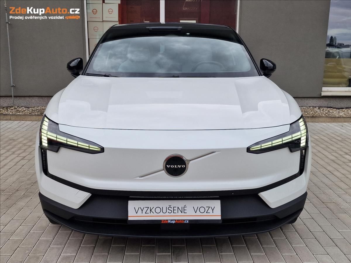 Volvo EX30, AWD Ultra Twin 315kW,ČR,1.Maj - fotka 4