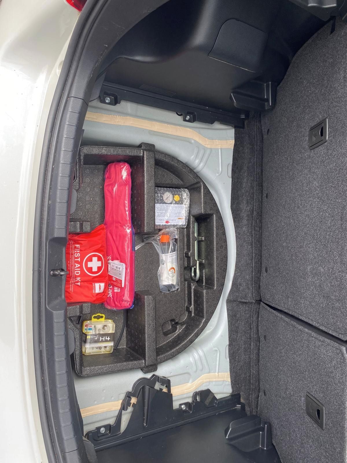 Toyota Yaris, Hybrid 1.5 - fotka 2