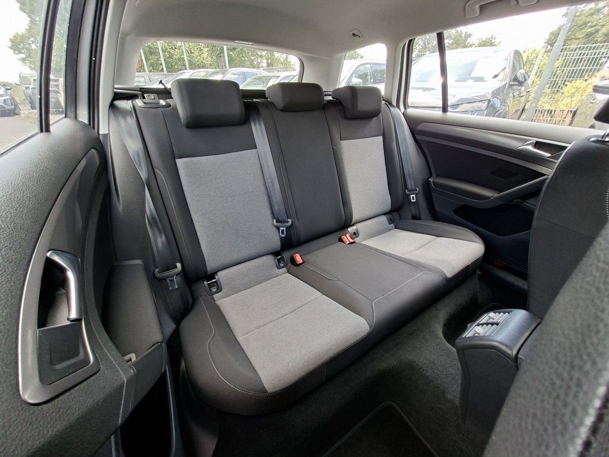 Volkswagen Golf, 1,6 TDI 110k M5 - fotka 6