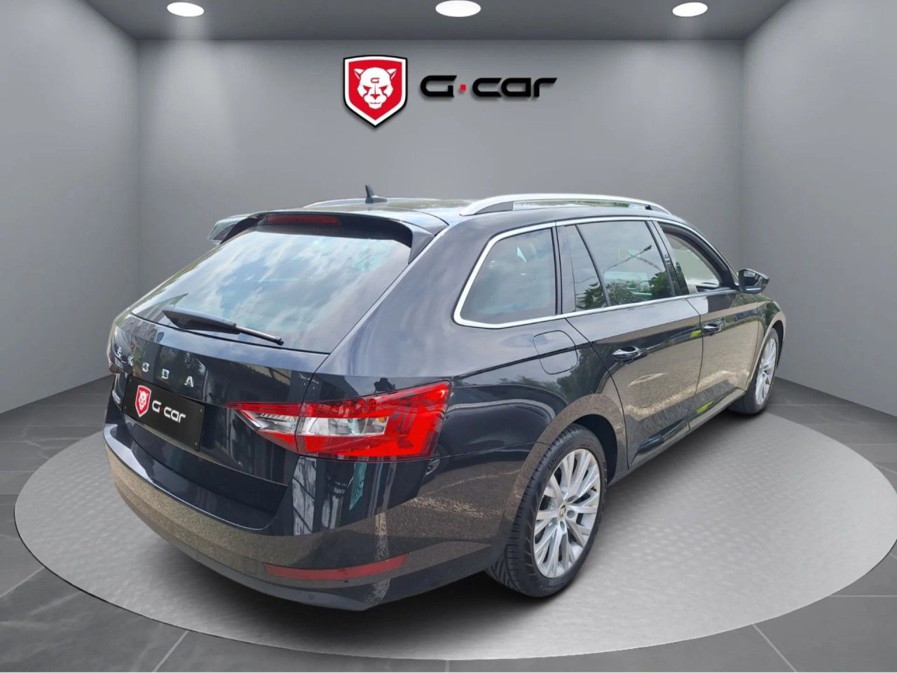 Škoda Superb, kombi 2.0TDI 110kW Style DSG - fotka 2