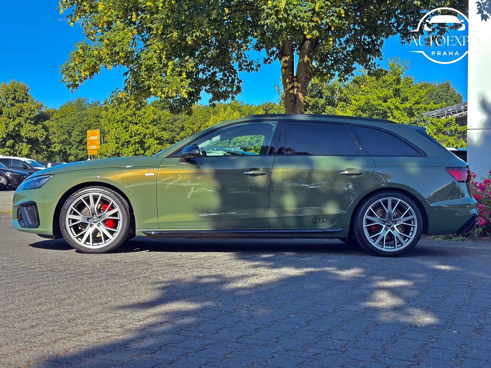 Audi A4, Avant 40TFSI S LINE BLACK * - fotka 5