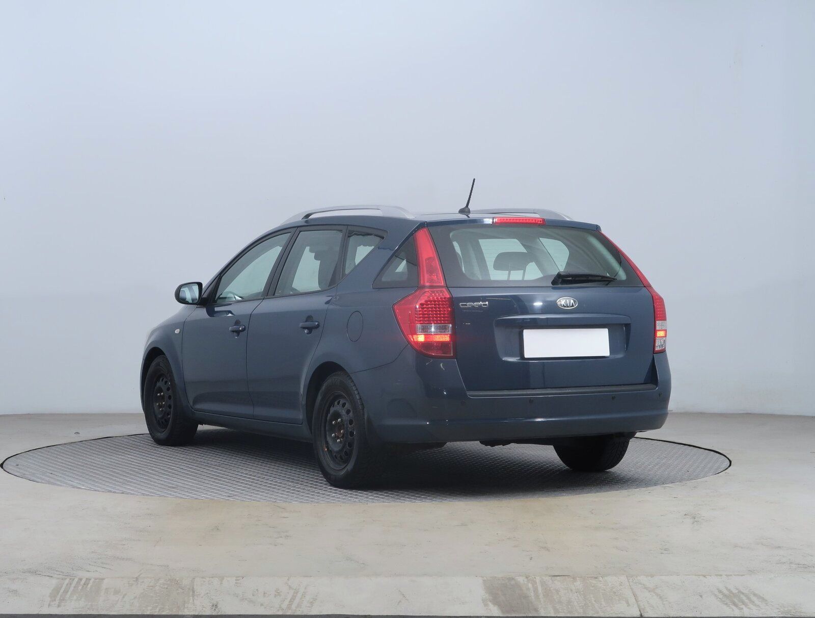 Kia Cee´d, 1.6 CVVT, Park. senzory - fotka 4