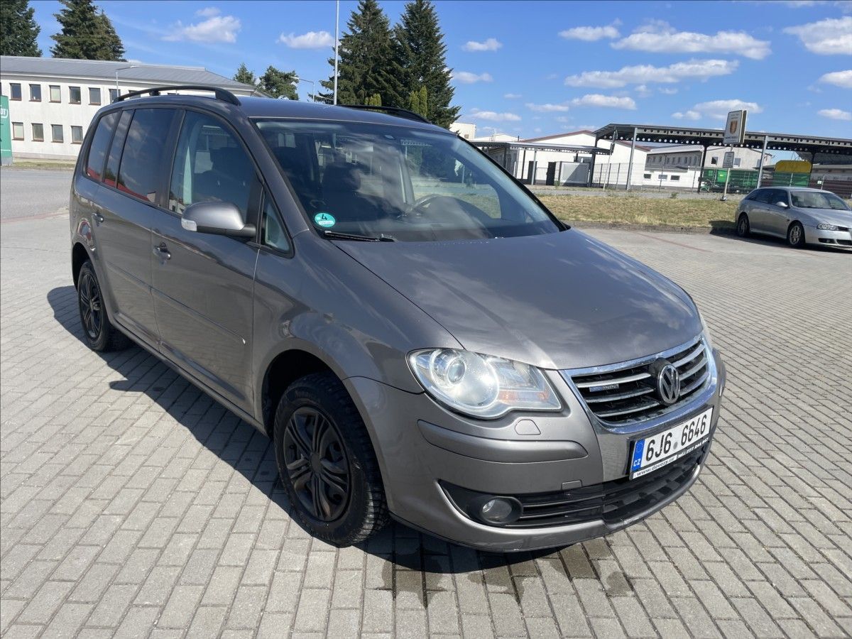 Volkswagen Touran, 1,9 TDi 77kw 6rychlostí Klimat - fotka 6