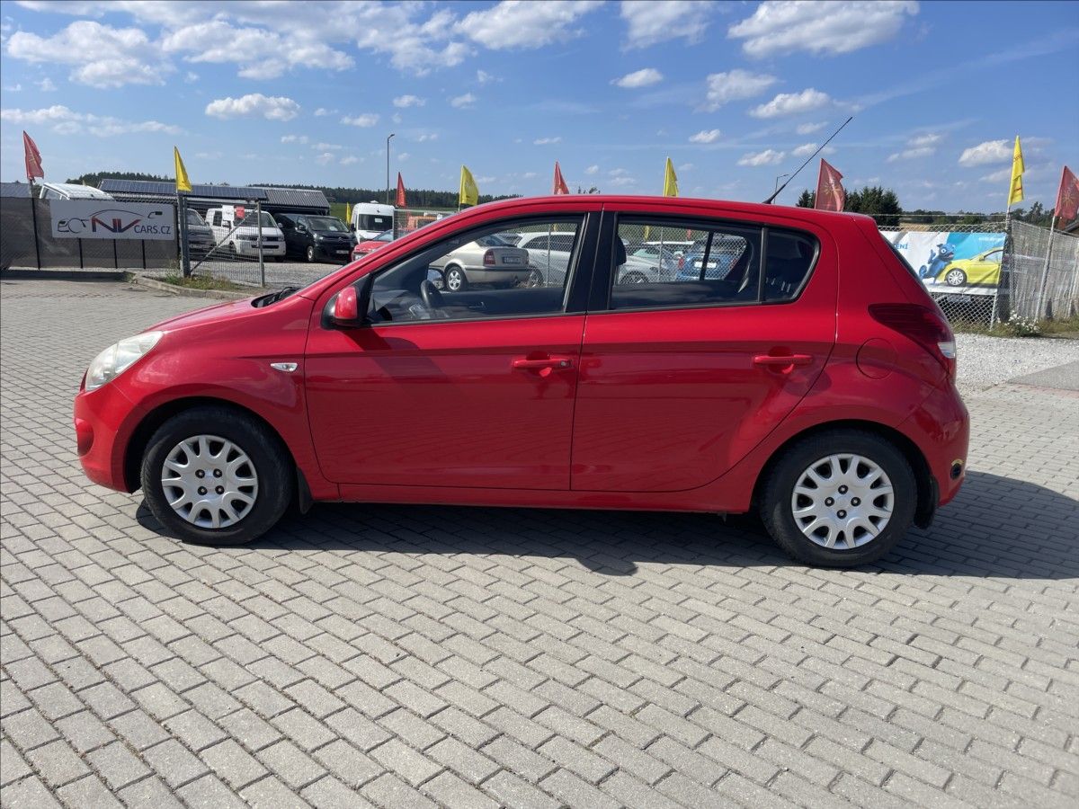 Hyundai i20, 1,4 i 73kw Automat, Klima, LPG - fotka 2