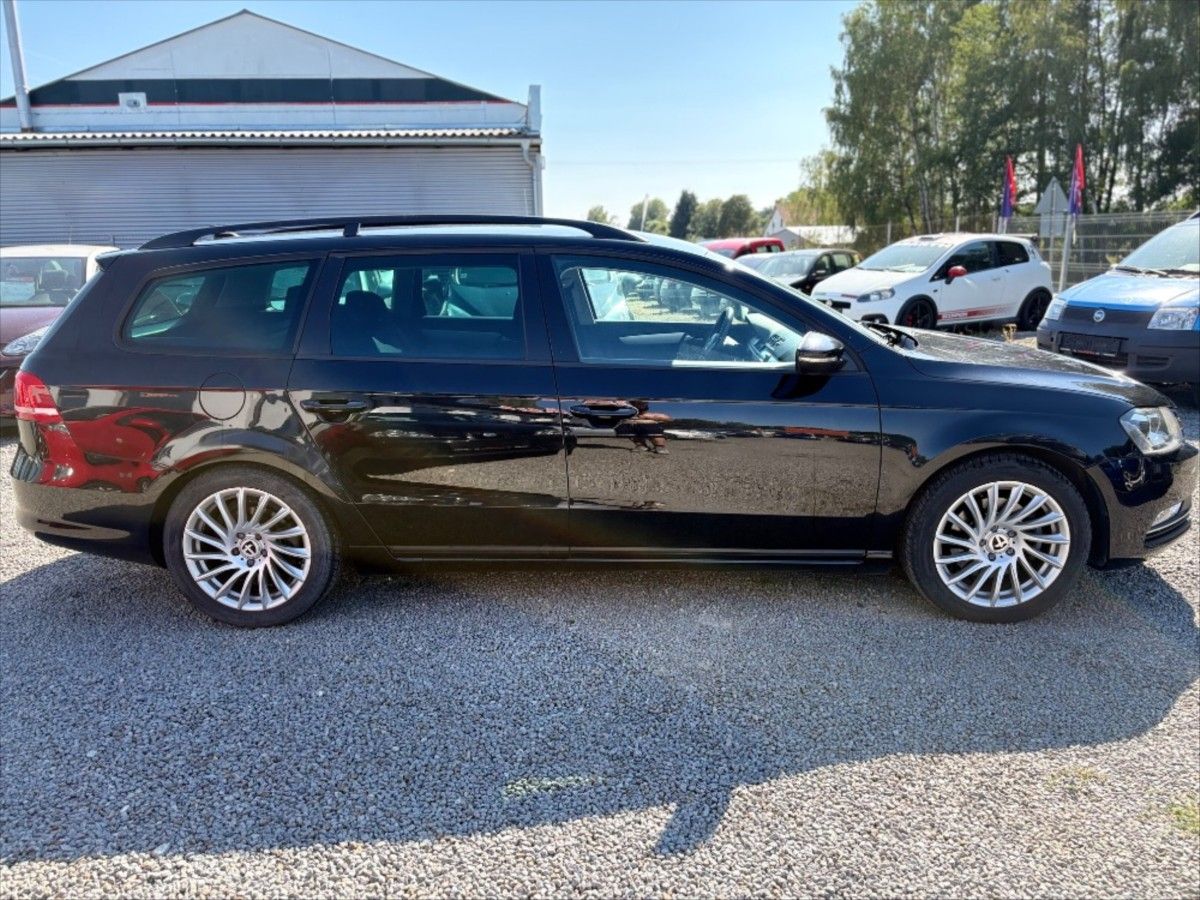 Volkswagen Passat Variant, 2,0 TDi COMFORTLINE - fotka 5