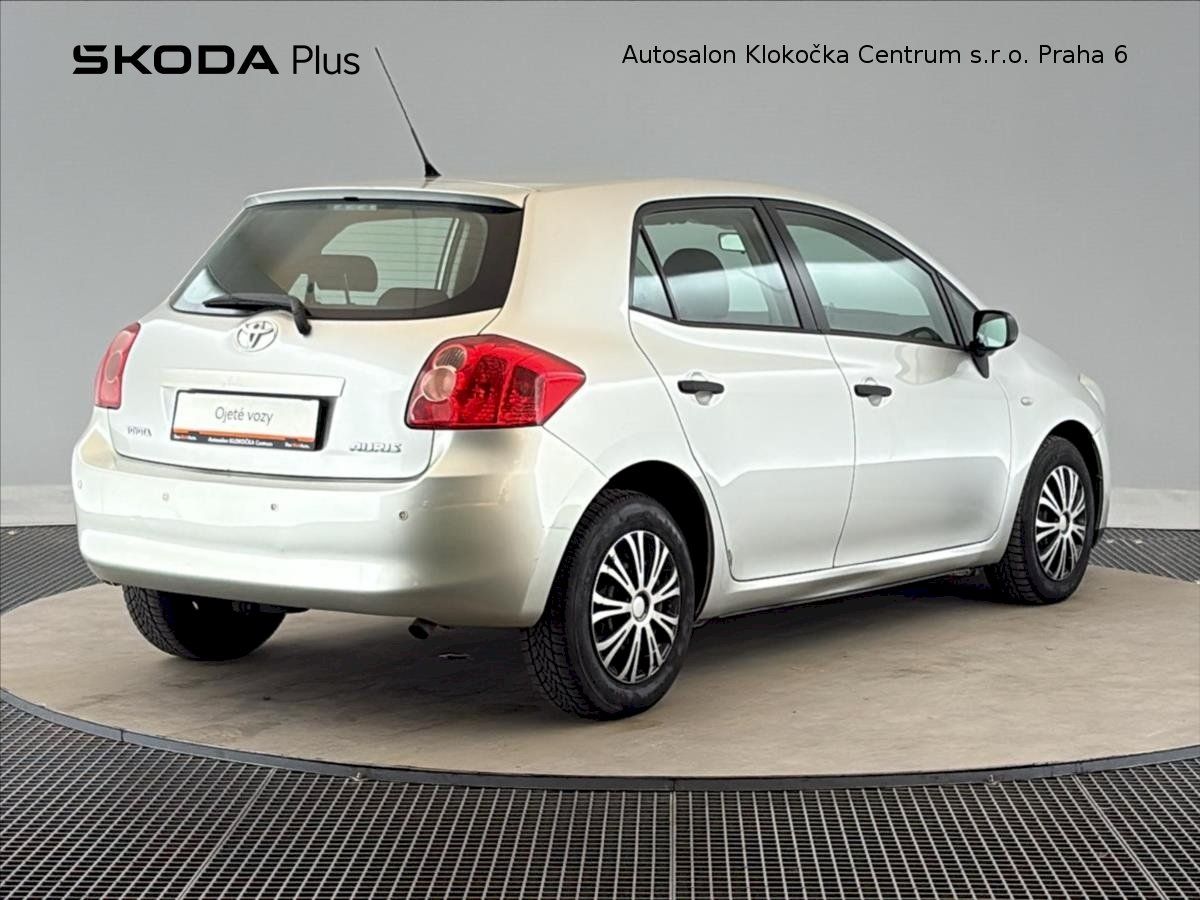 Toyota Auris, VVT-i74 kW - fotka 2