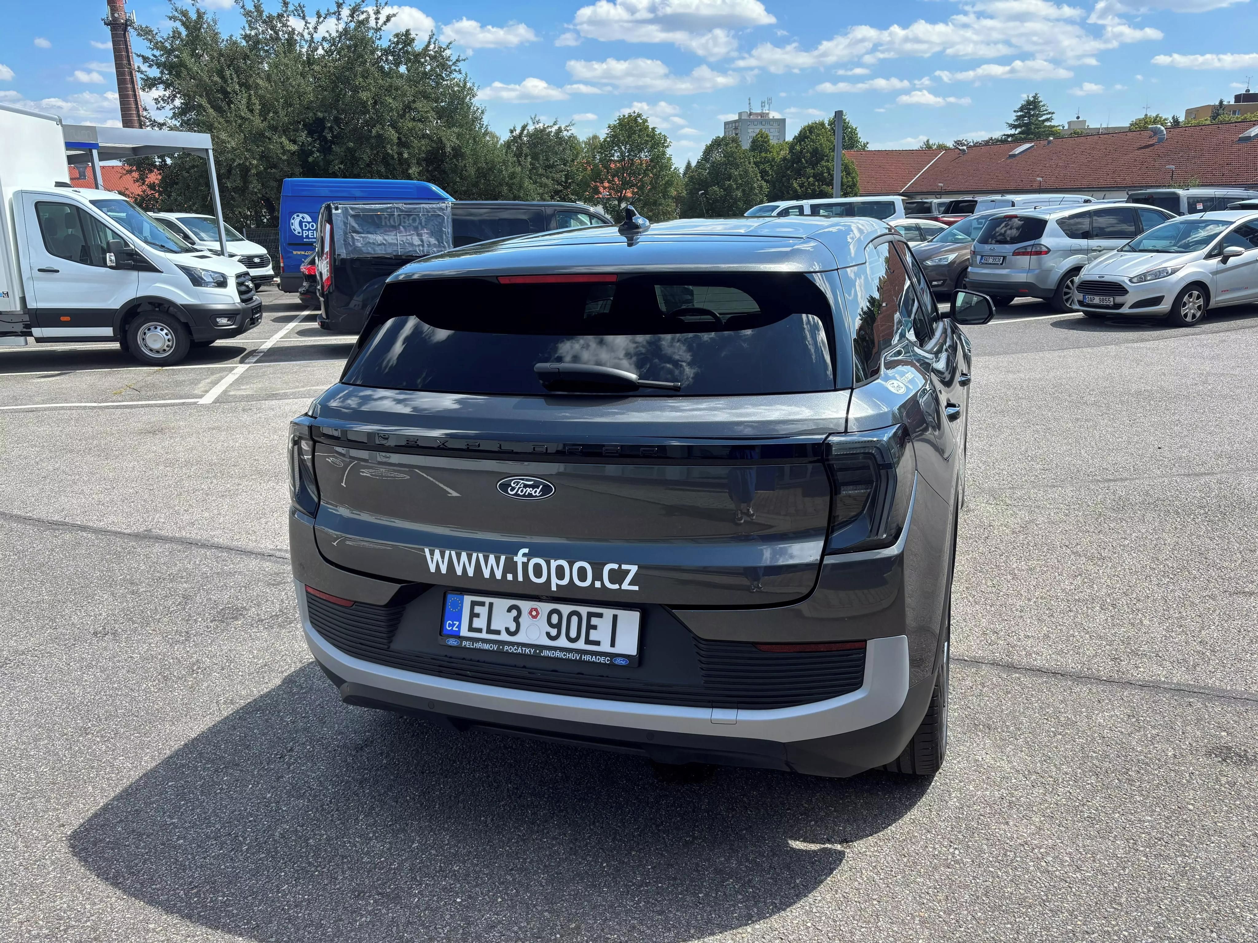 Ford Explorer, Premium RWD - fotka 2