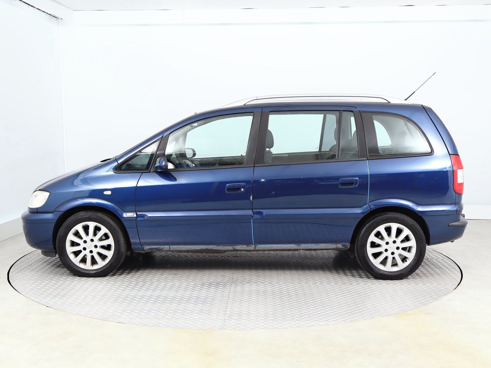 Opel Zafira, 1.8 16V, 7 míst, po STK, Tažné - fotka 3