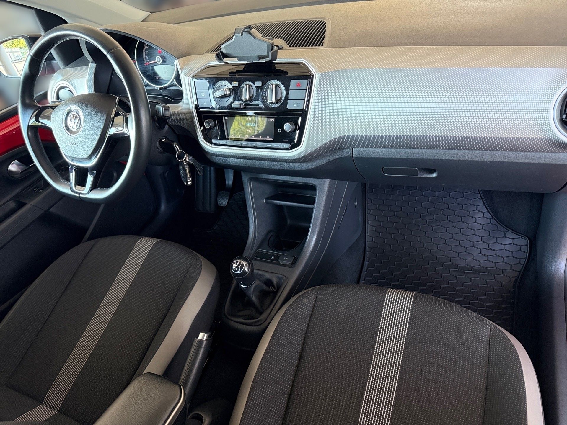 Volkswagen Up!, 1.0 MPI / 55 kW Highline - fotka 5