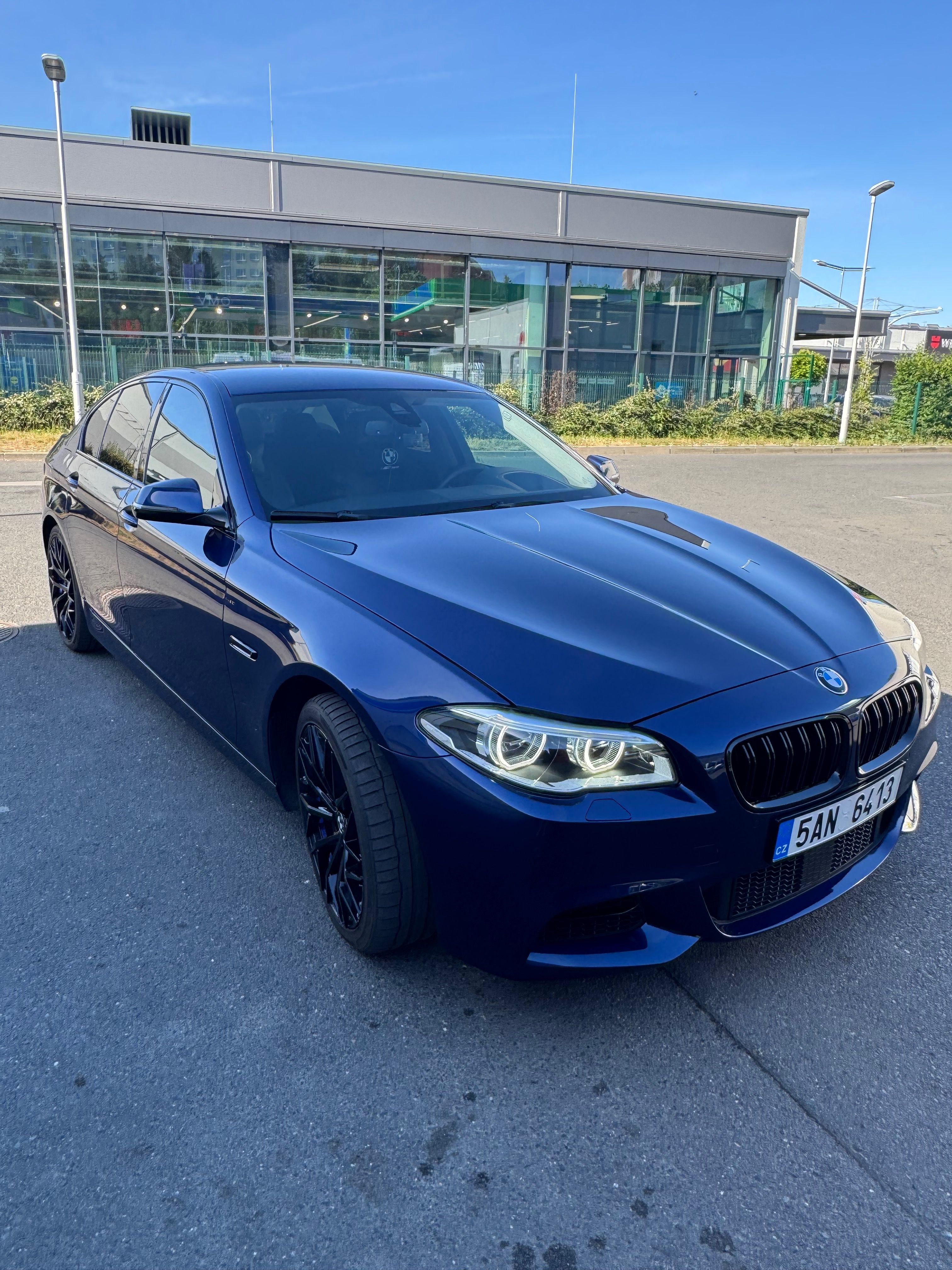 BMW Řada 5, 535d - fotka 6