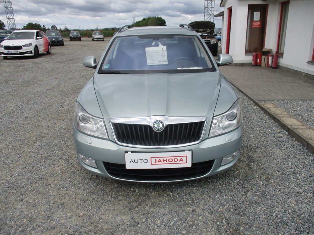 Škoda Octavia, 1,4 TSI, klima,xenon,servis, - fotka 2