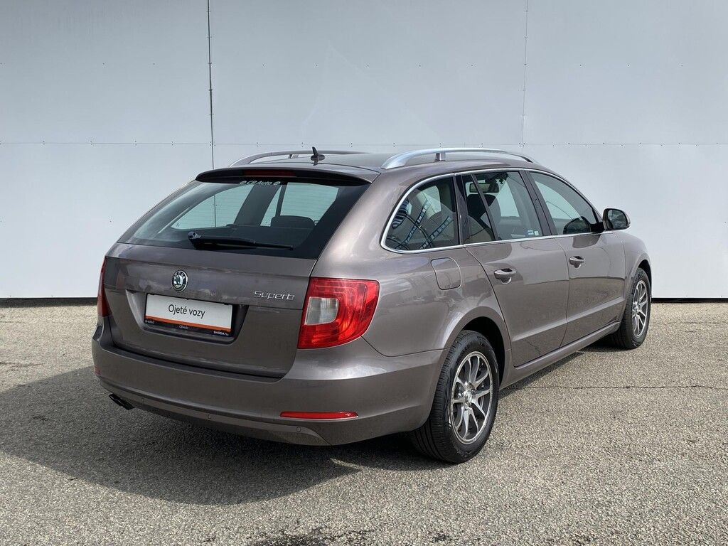 Škoda Superb, Combi 2.0 TDI 103 kW Ambition - fotka 2