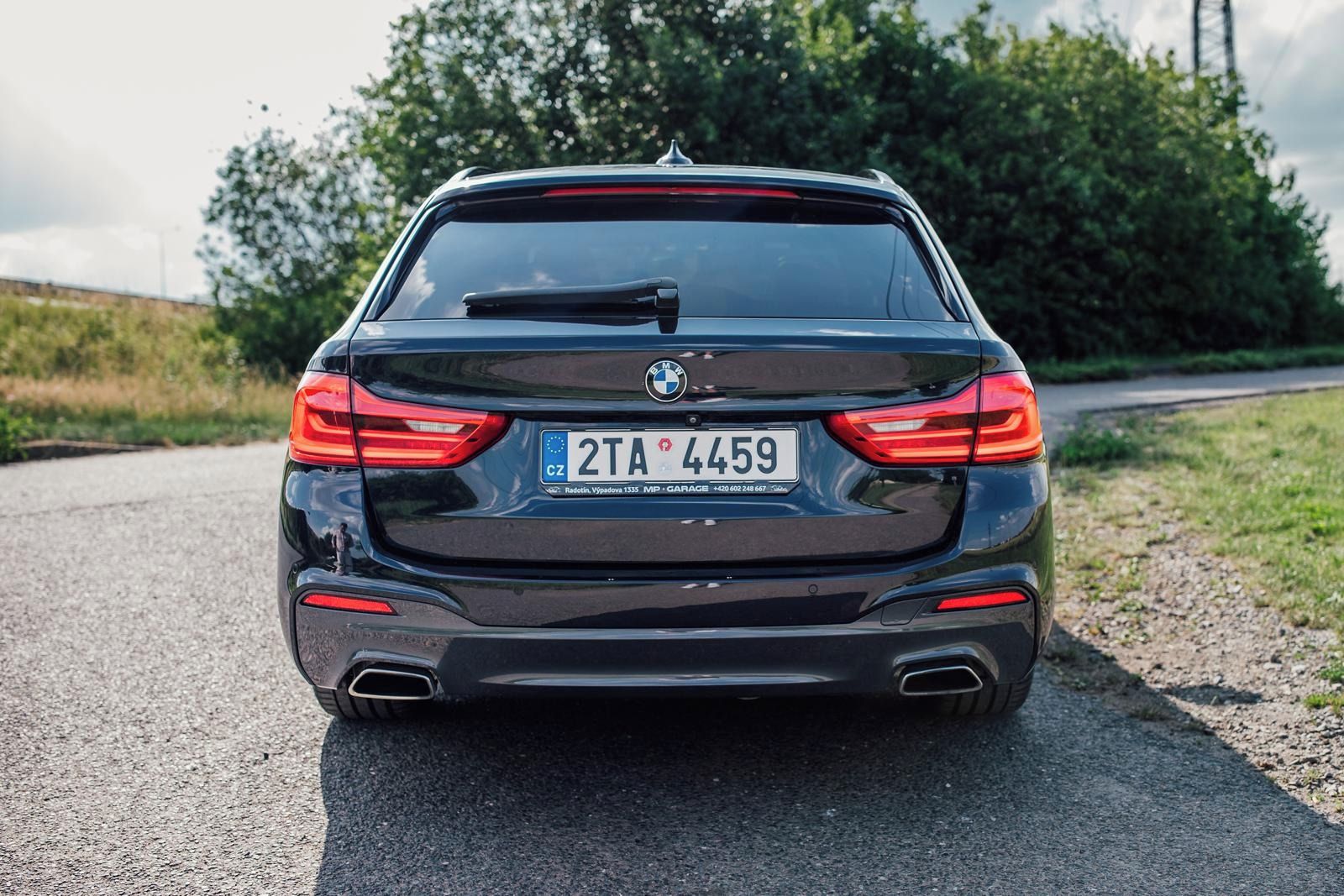 BMW Řada 5, 540iX Individual, plná výbava - fotka 3