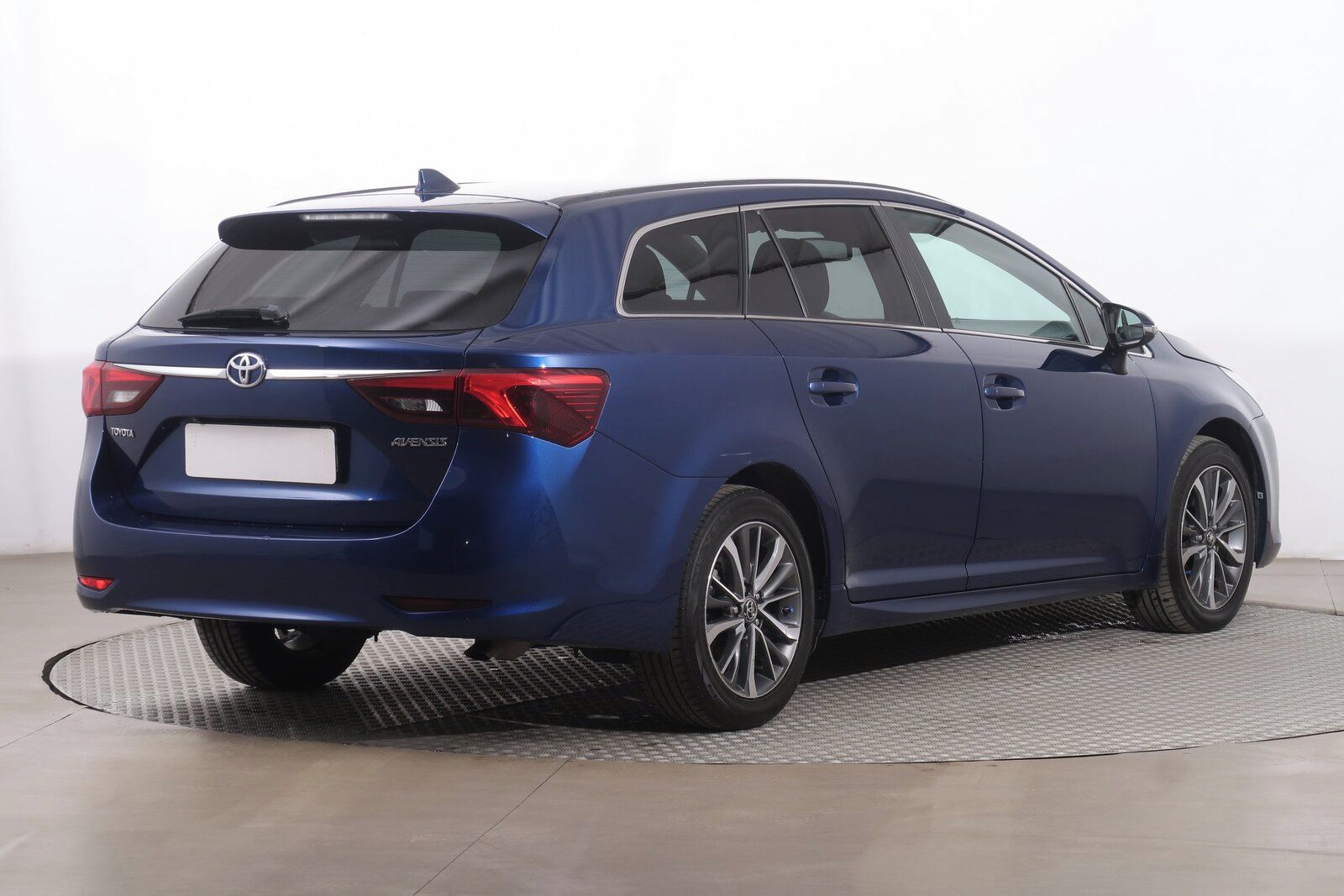 Toyota Avensis, 2.0 D-4D, Serv.kniha - fotka 4