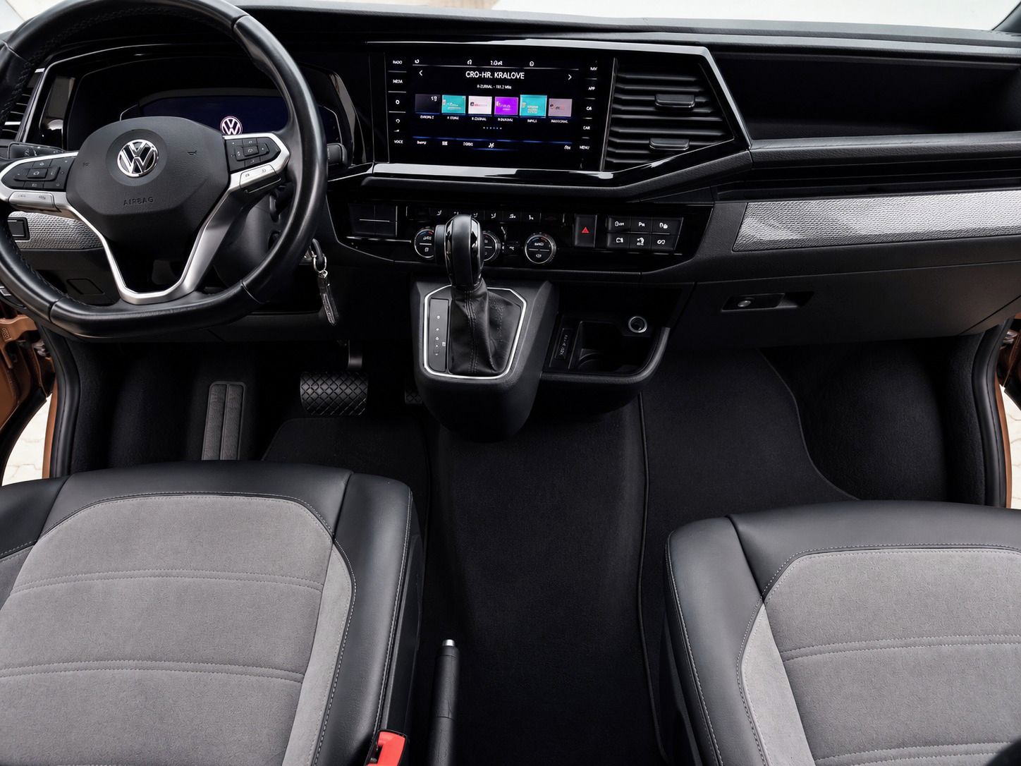 Volkswagen Multivan, Highline 2.0TDI 146kW 4M 1M - fotka 3