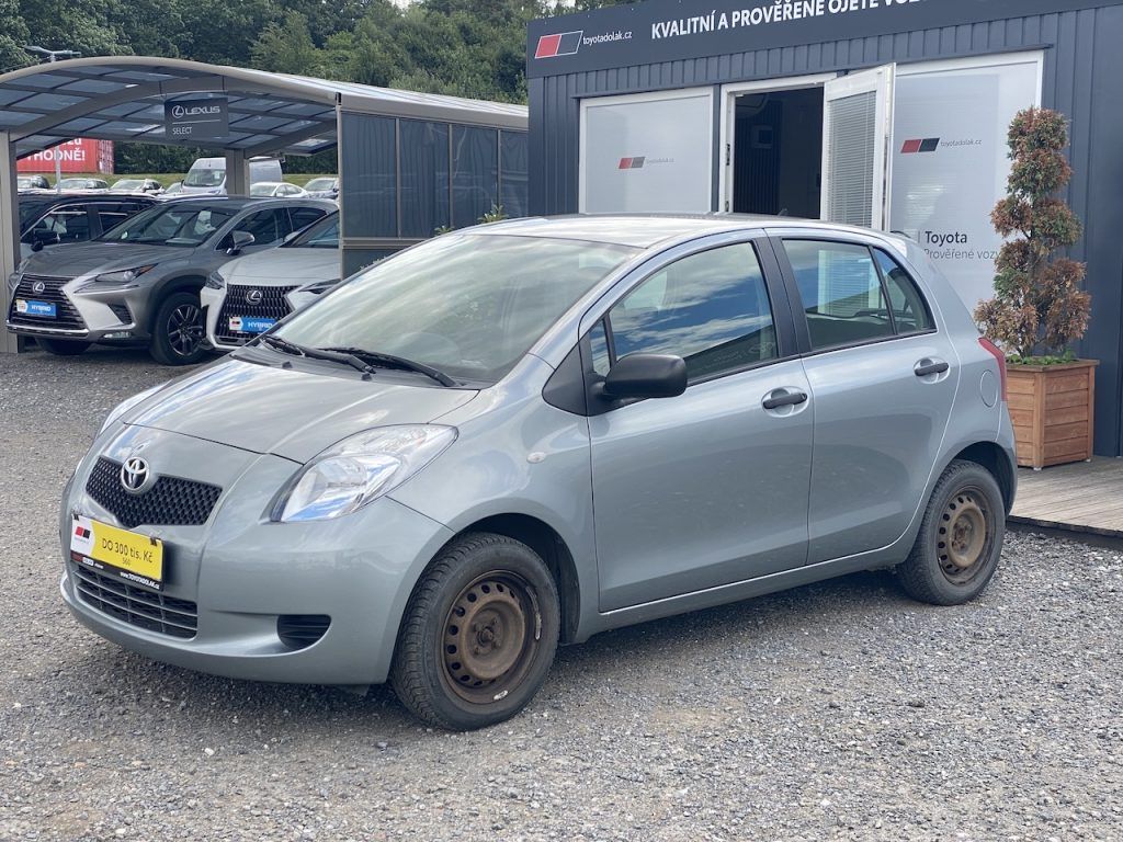 Toyota Yaris, 1.0i, ČR, manual, STK - fotka 4