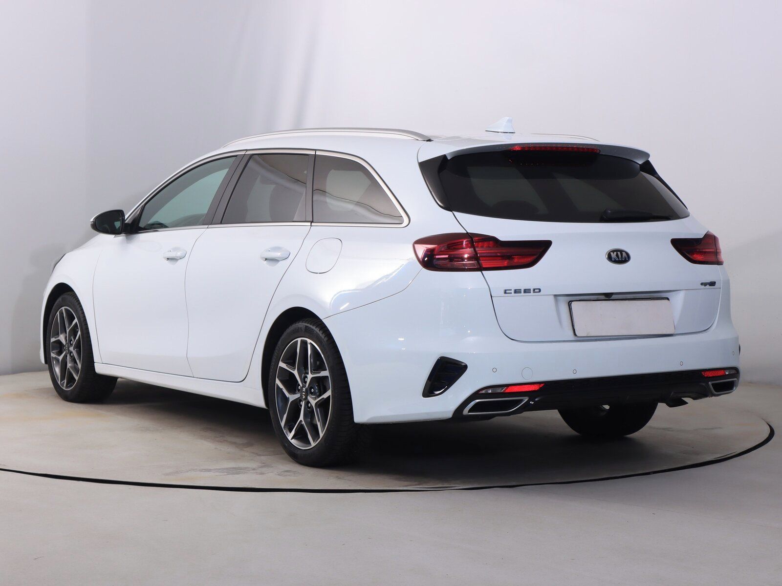 Kia Cee´d, 1.6 CRDi, GT Line, Serv.kniha - fotka 4