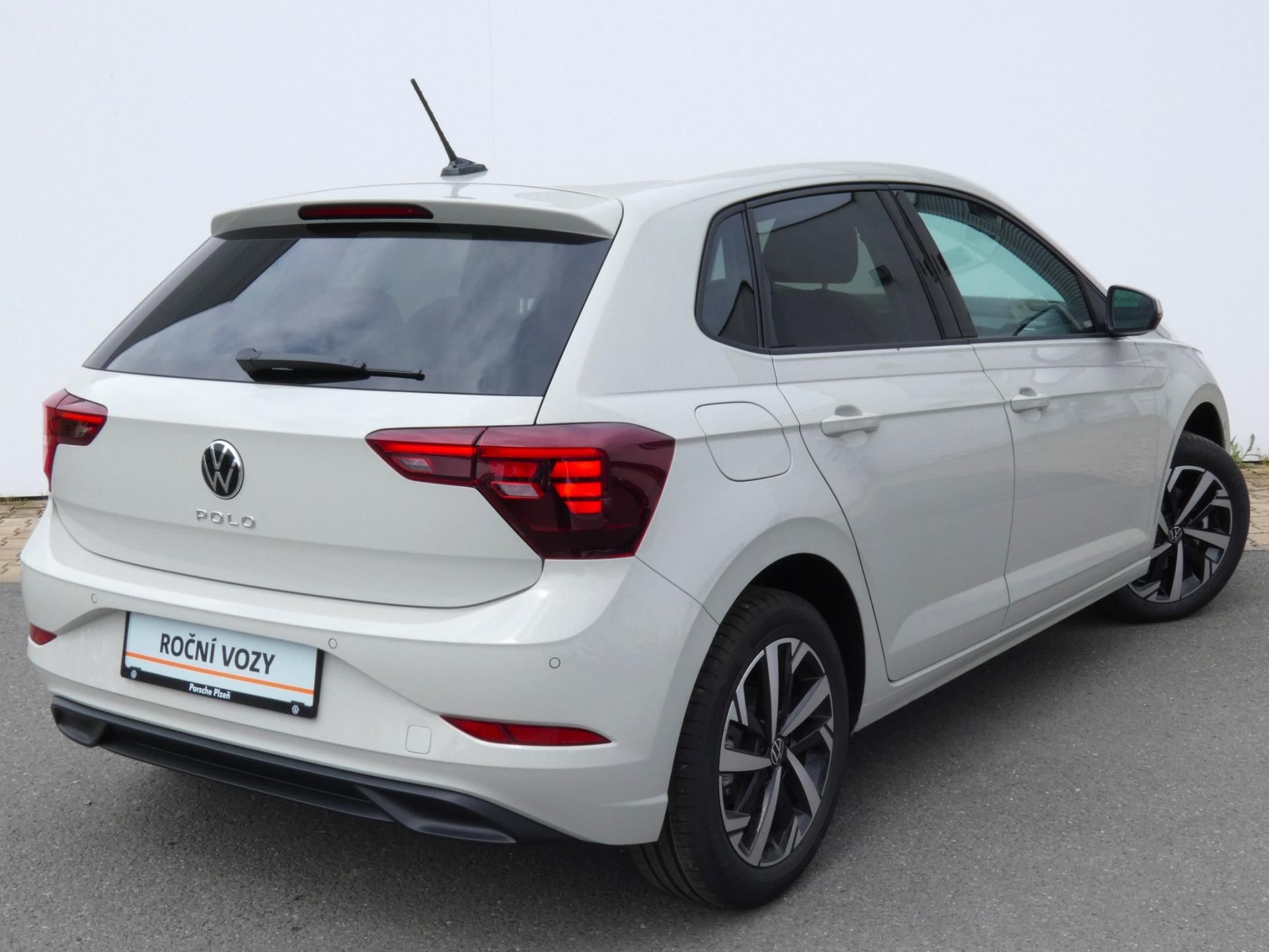 Volkswagen Polo, People 1,0 TSI 85 kW 7DSG - fotka 2