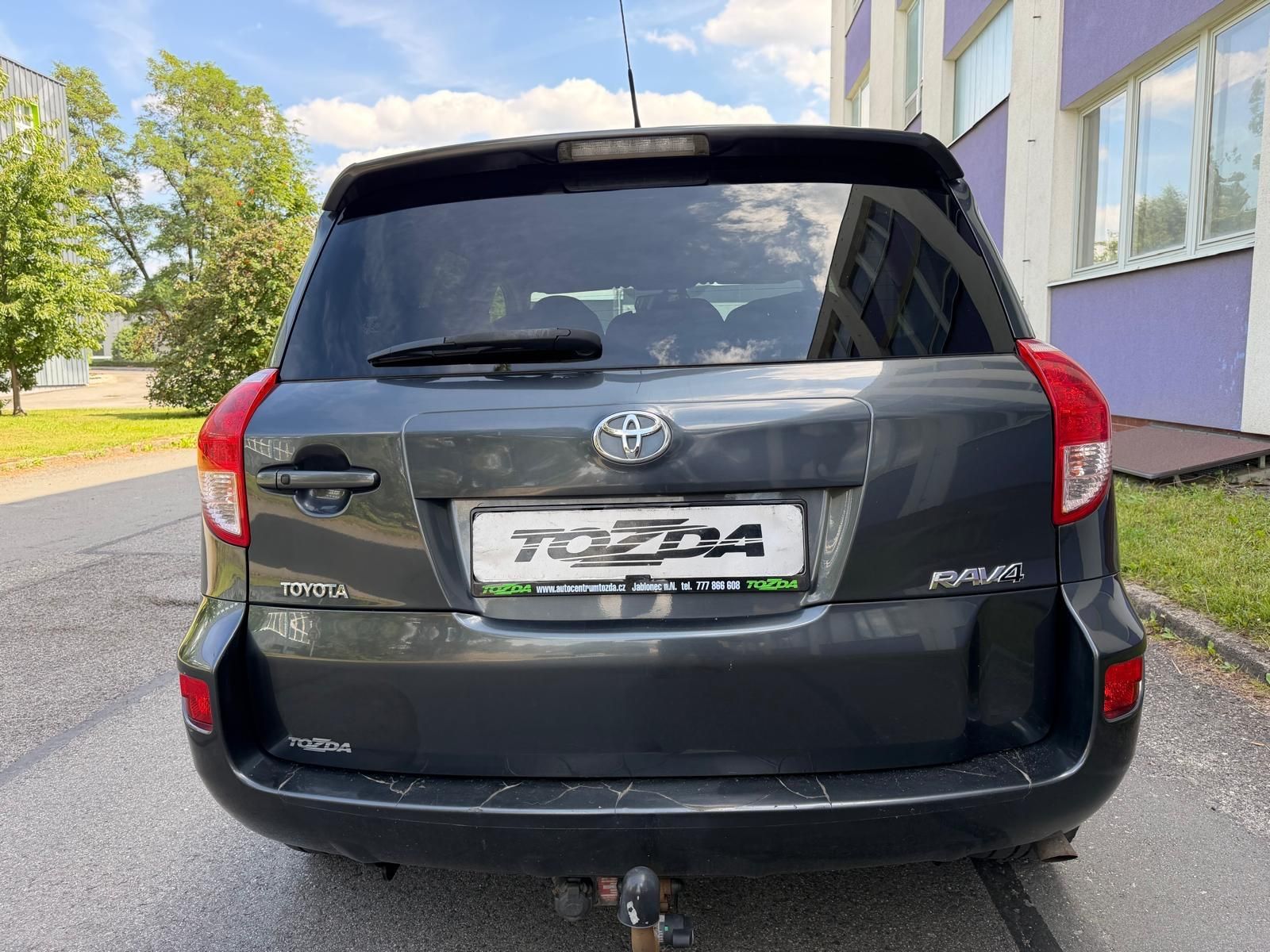 Toyota Rav4, 2,2 D4-D 4WD / 130 kW / - fotka 4