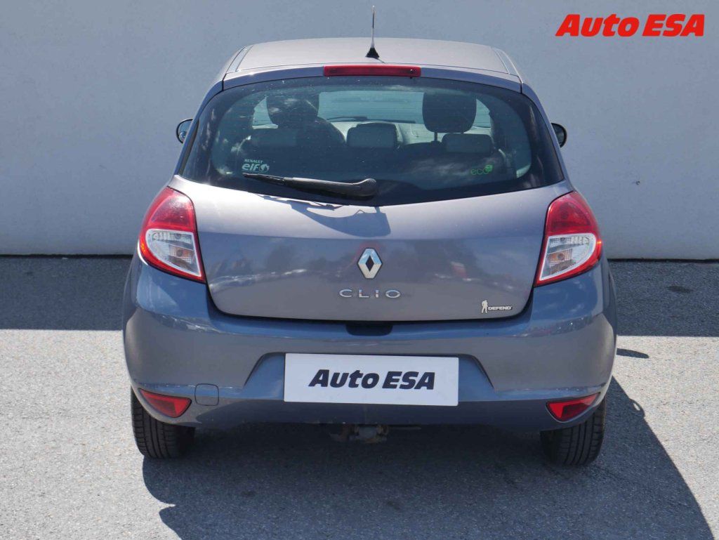 Renault Clio, 1.2 i,1.maj,ČR - fotka 5