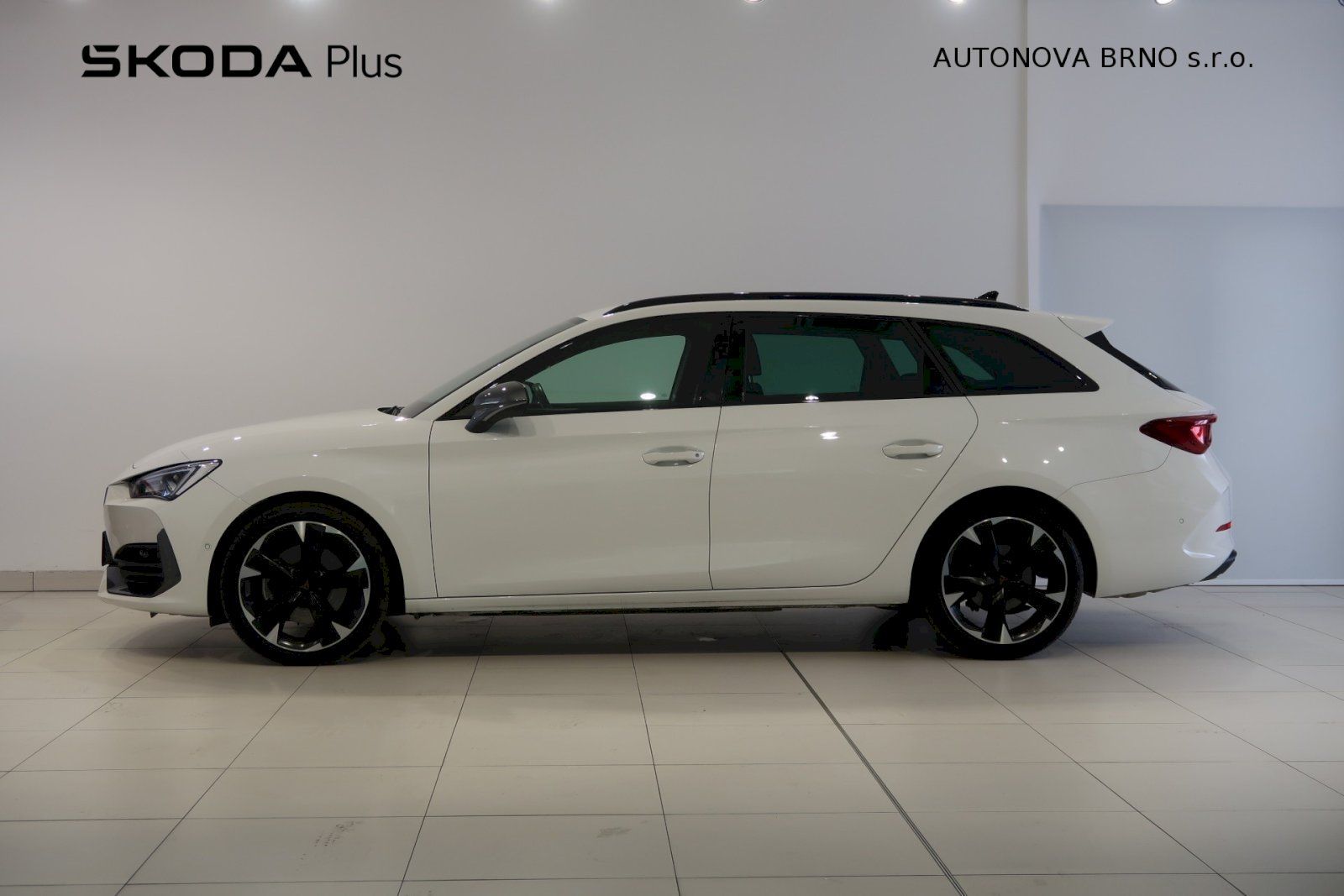 Cupra Leon, 2.0 TSi 140kW - fotka 3