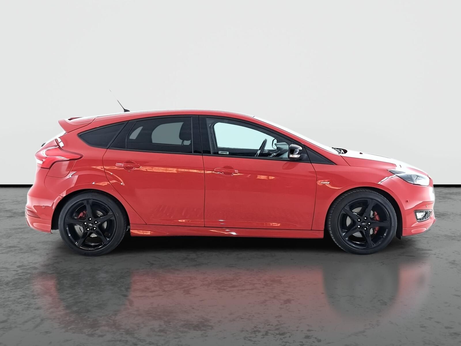 Ford Focus, 1.5 EcoBoost, Serv.kniha, Navi - fotka 6