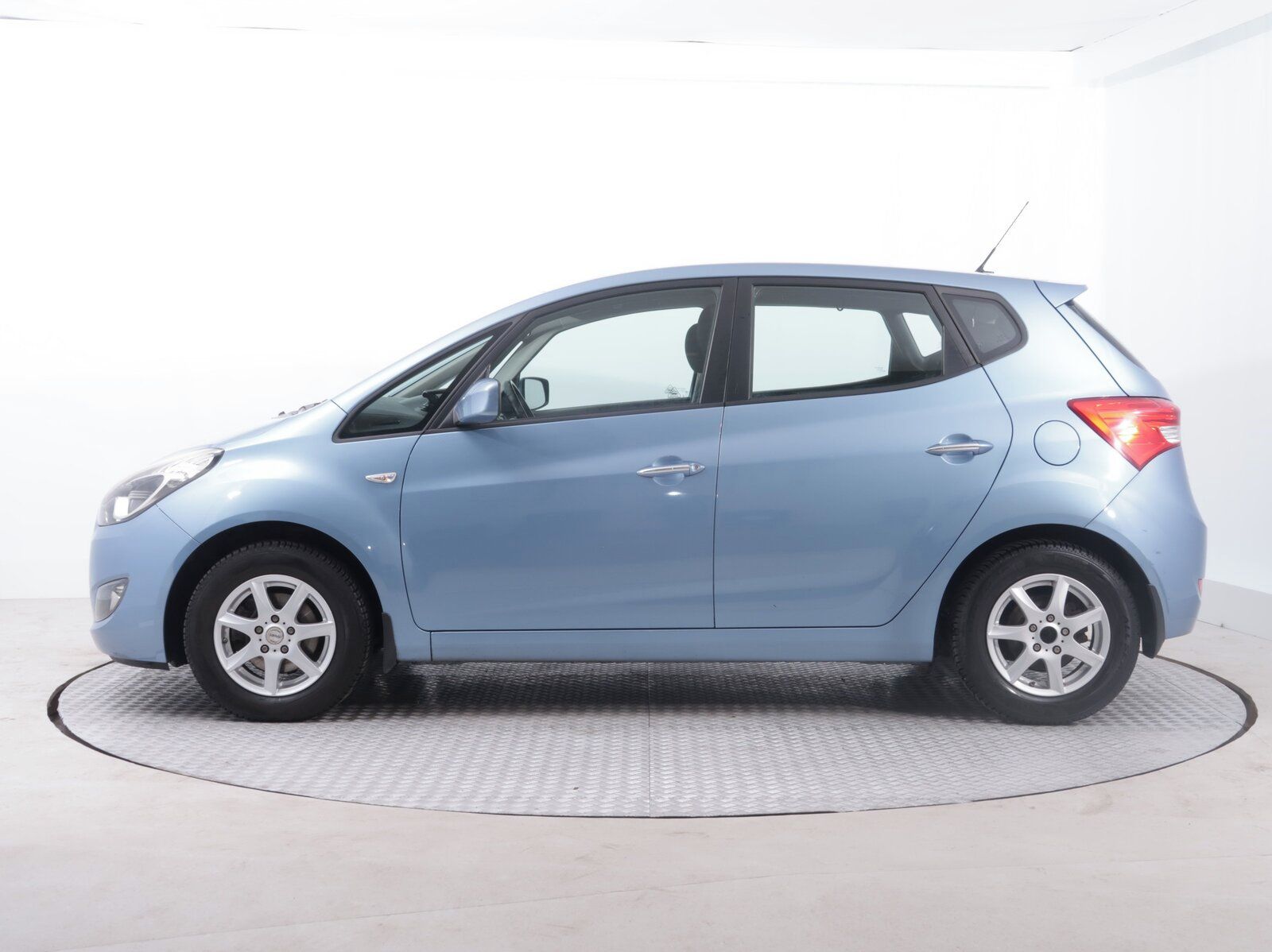 Hyundai ix20, 1.6 CVVT, ČR,1.maj, Serv.kniha - fotka 3