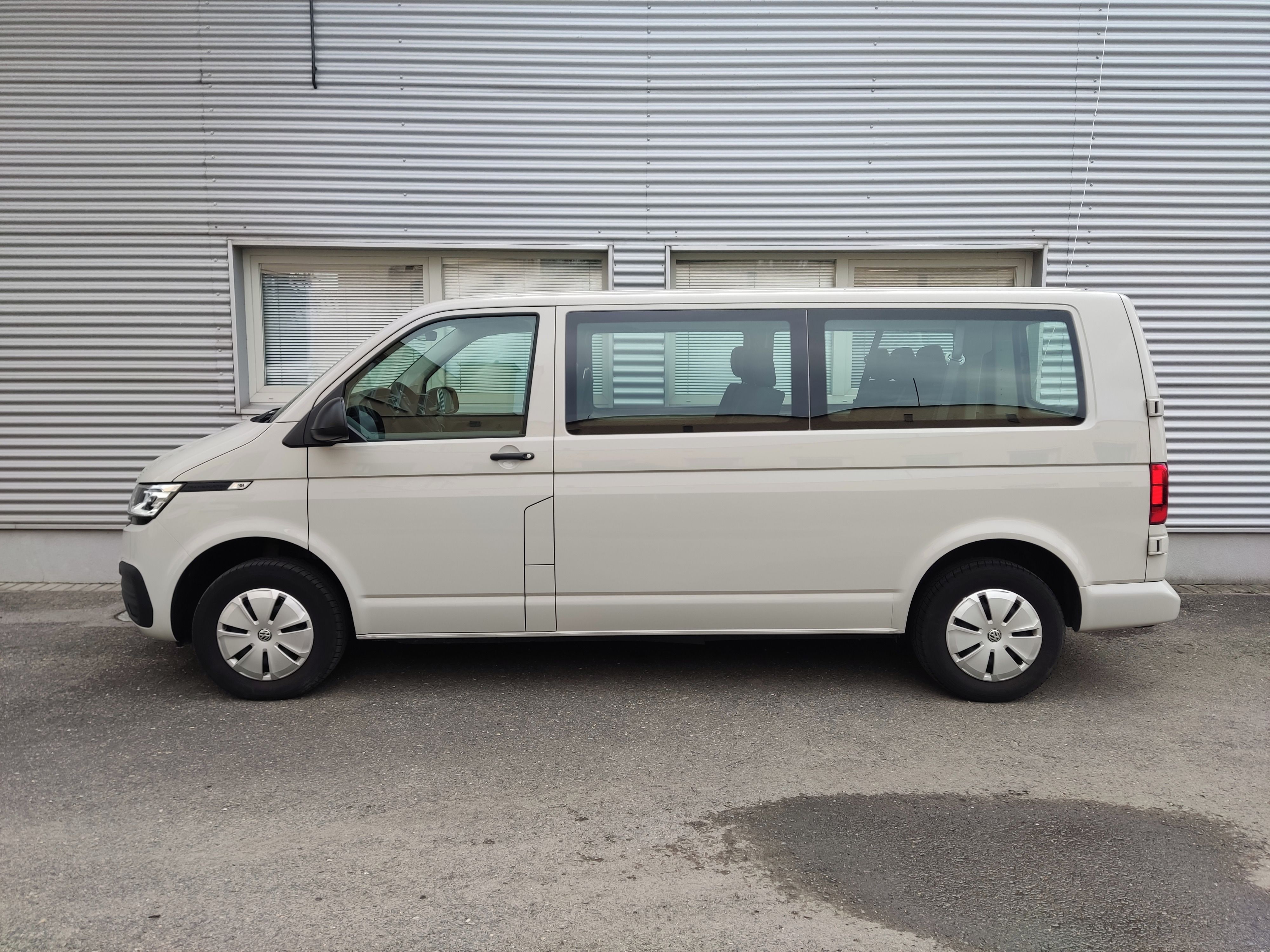Volkswagen Transporter, 2.0 TDI 110 kW DR 9míst - fotka 3