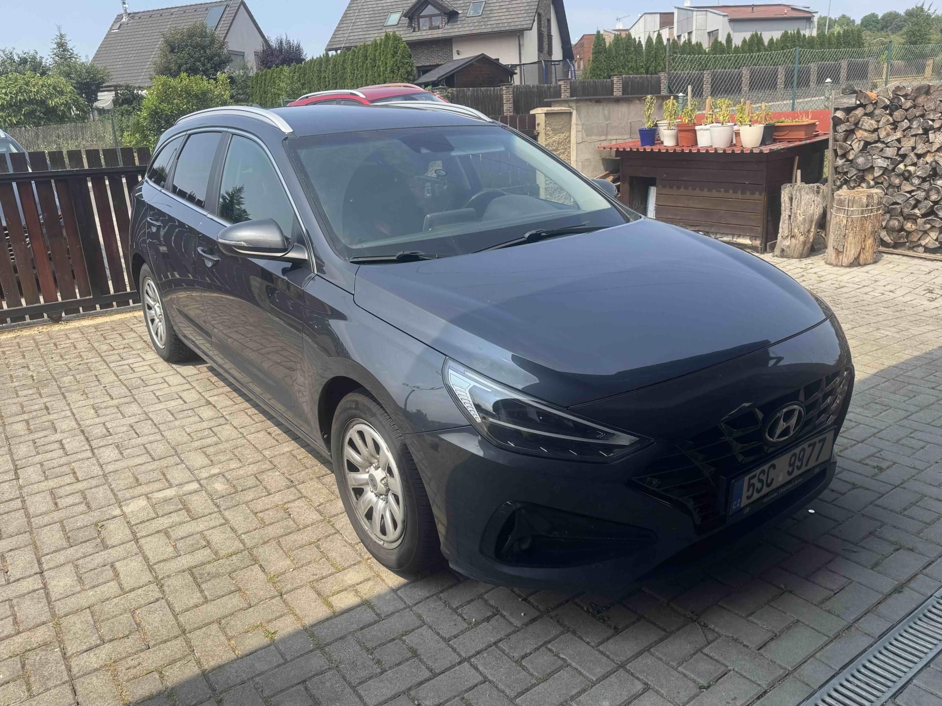 Hyundai i30, Hyundai i30 1,0 -kombi-automat - fotka 3