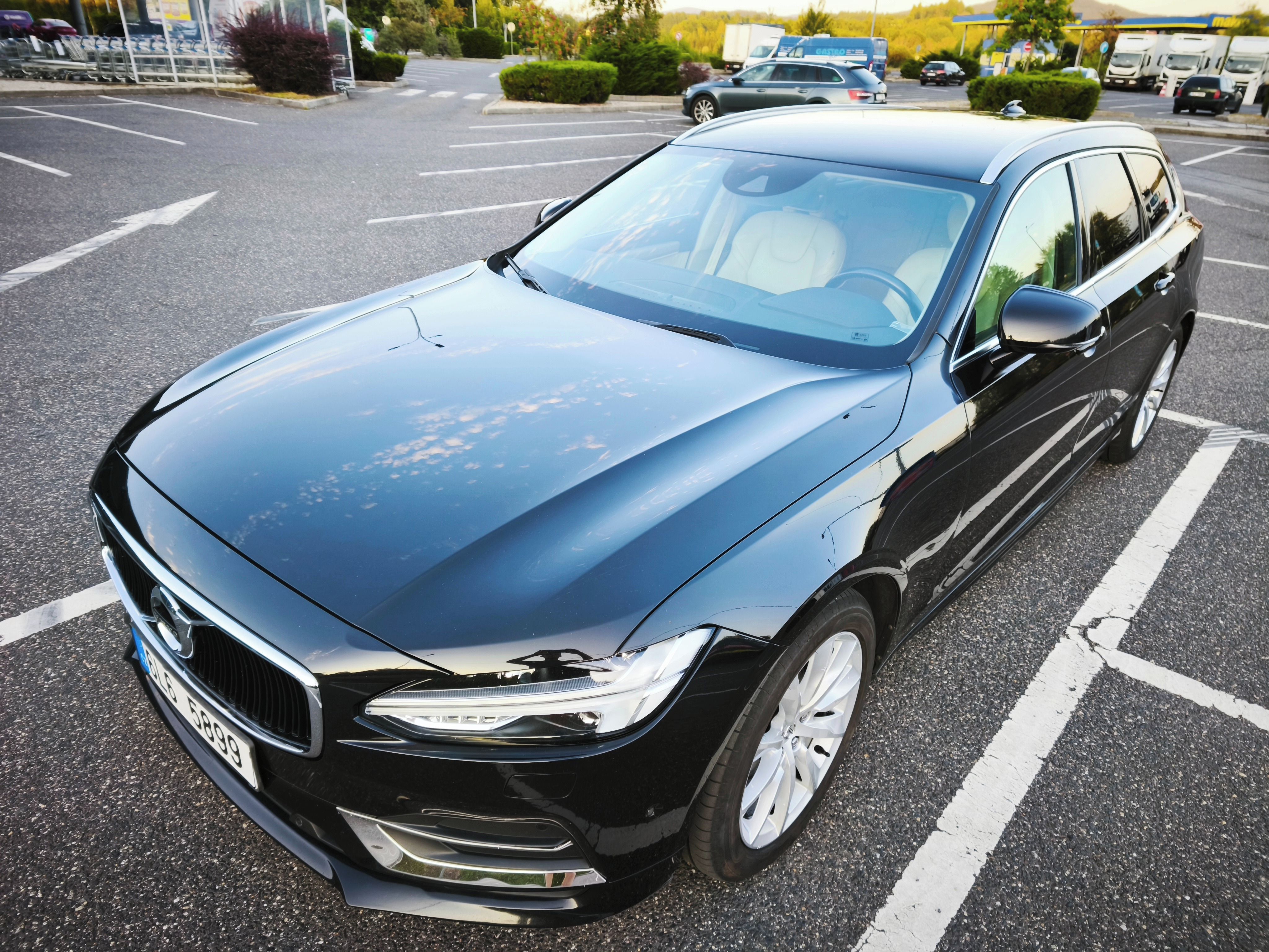 Volvo V90, VOLVO V90 D4 Momentum PRO - fotka 3