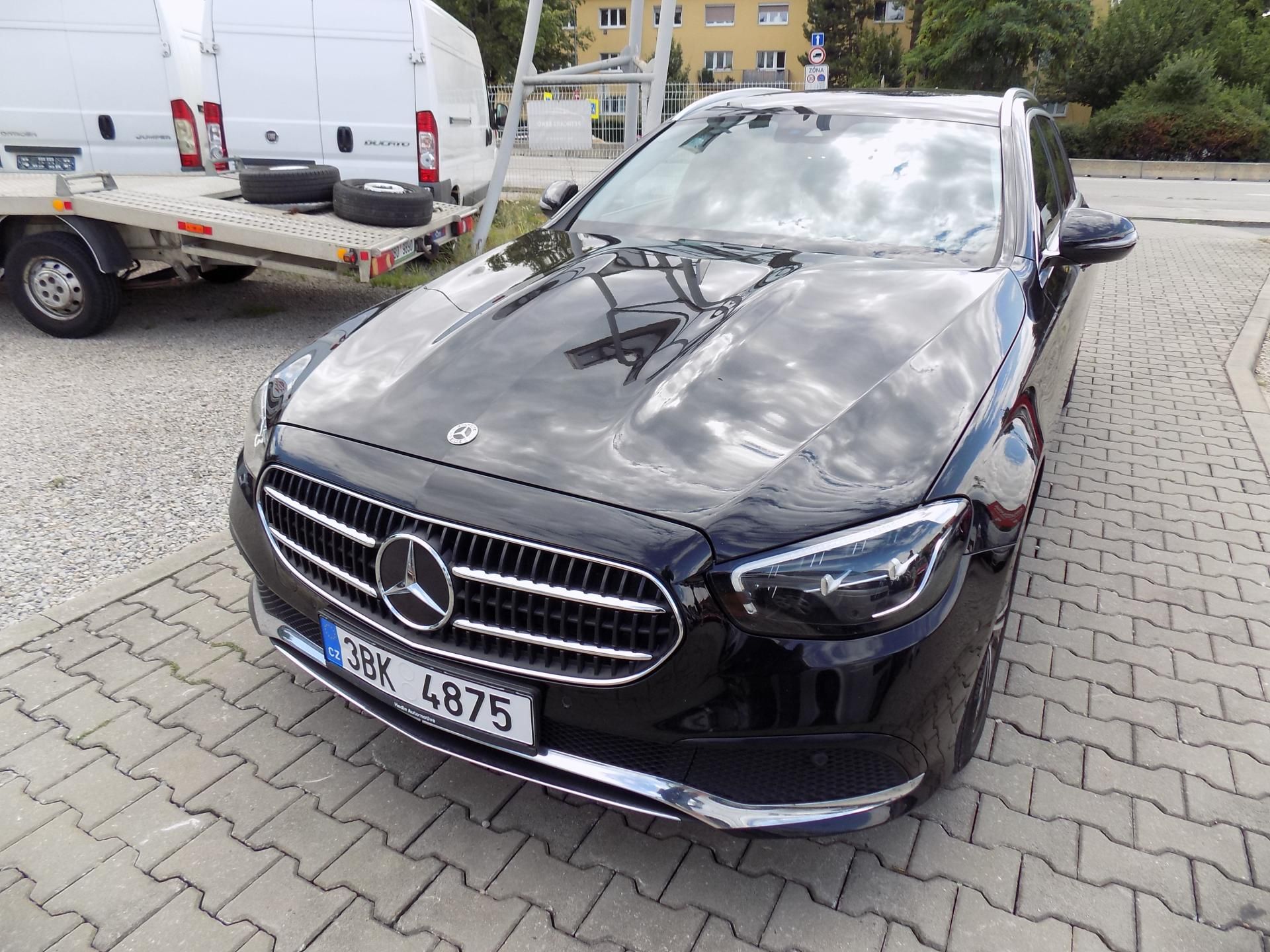 Mercedes-Benz Třídy E, 220 D 4MATIC 143 KW TOP!!! - fotka 2