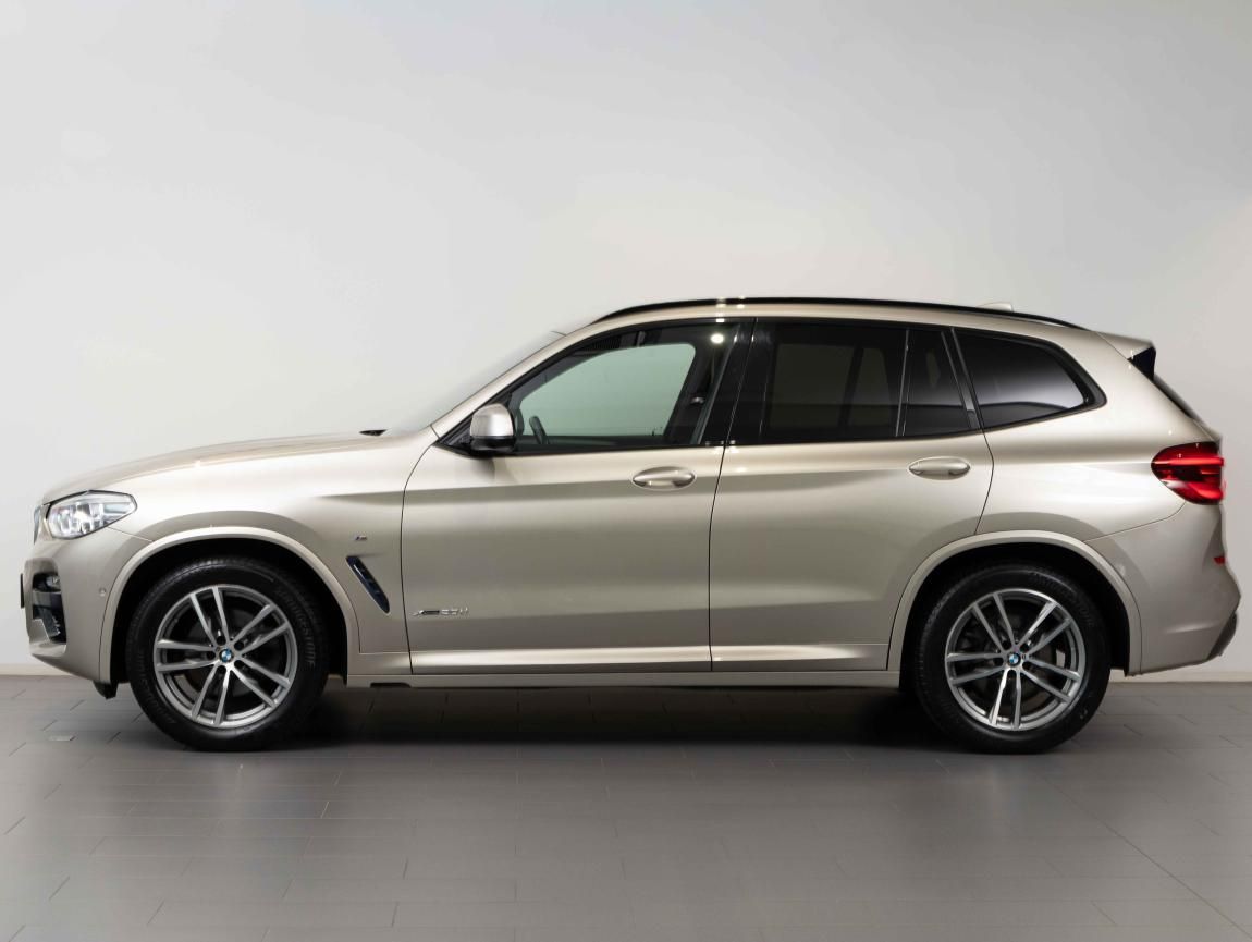 BMW X3, xDrive 20D - fotka 2