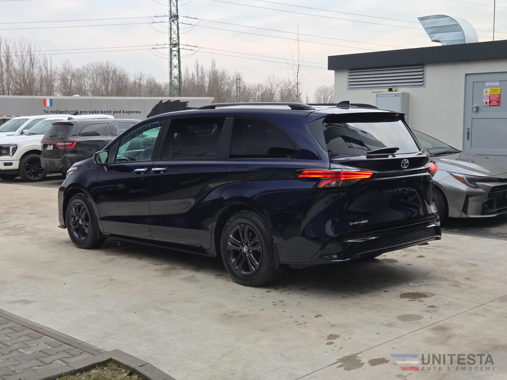 Toyota Sienna, TOYOTA SIENNA XSE HYBRID 7 pas - fotka 5