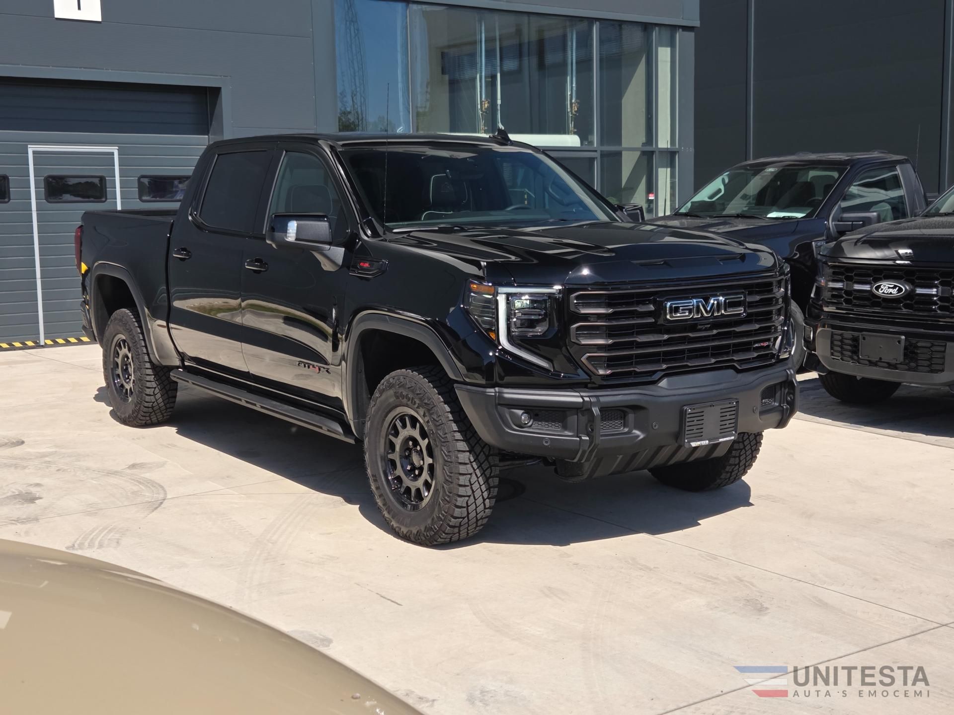 GMC Sierra, GMC AT4-X AEV  6,2L V8 - fotka 3