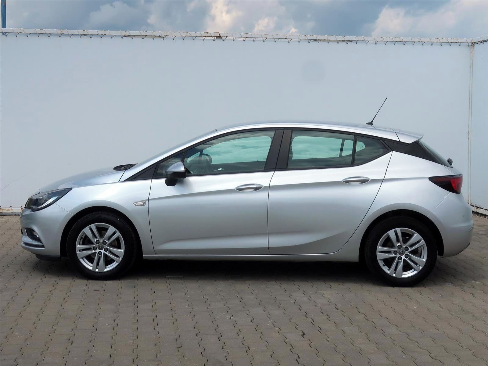 Opel Astra, 1.4 T, Serv.kniha - fotka 3
