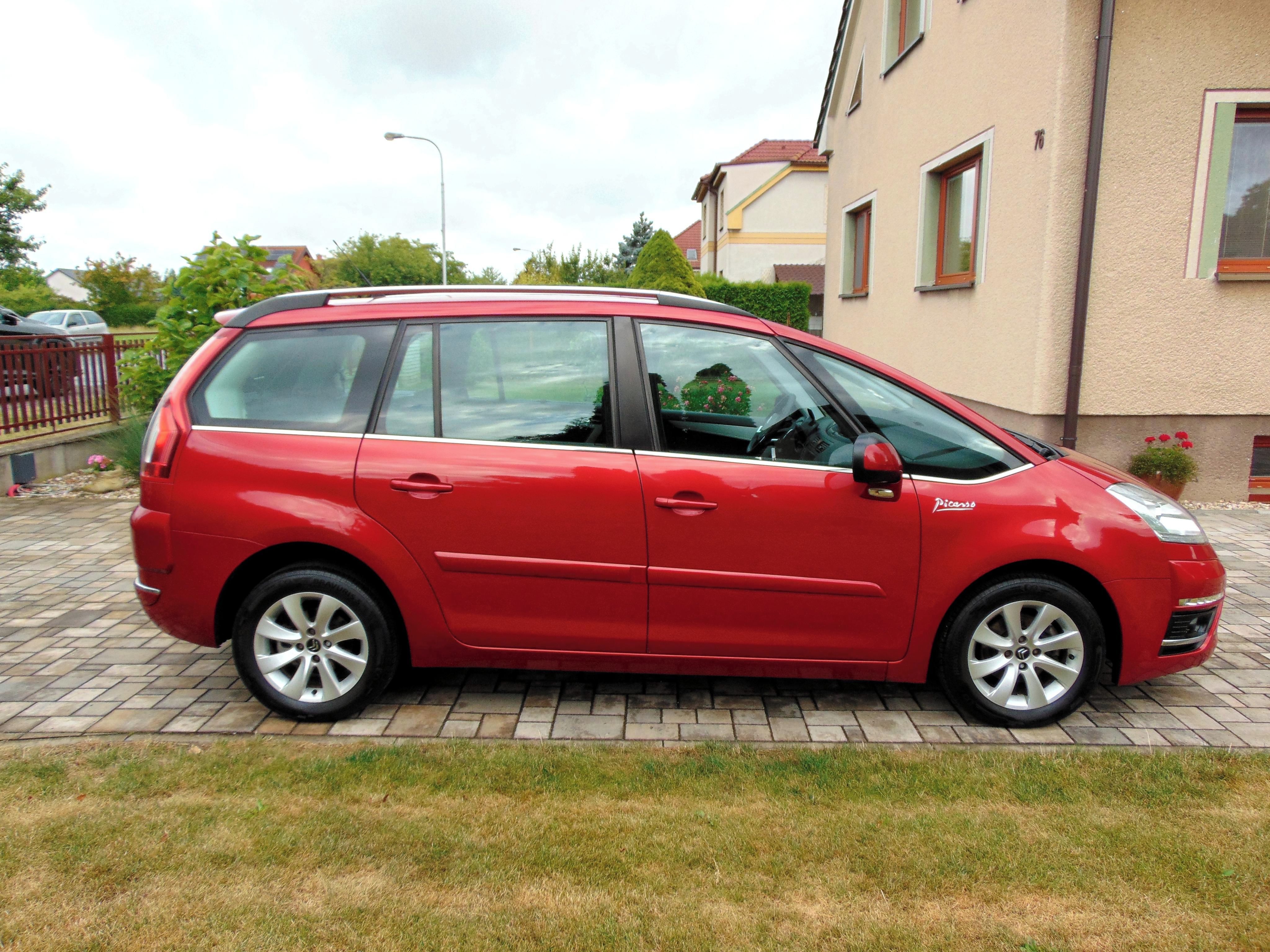 Citroën C4 Picasso, 1.6 HDI 82KW AUTOM.,ČR,1.MAJ. - fotka 4