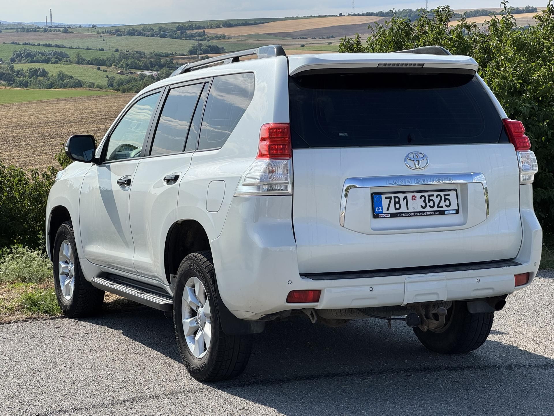 Toyota Land Cruiser, 3.0 D-4D 127 kW AUT Tažné - fotka 2