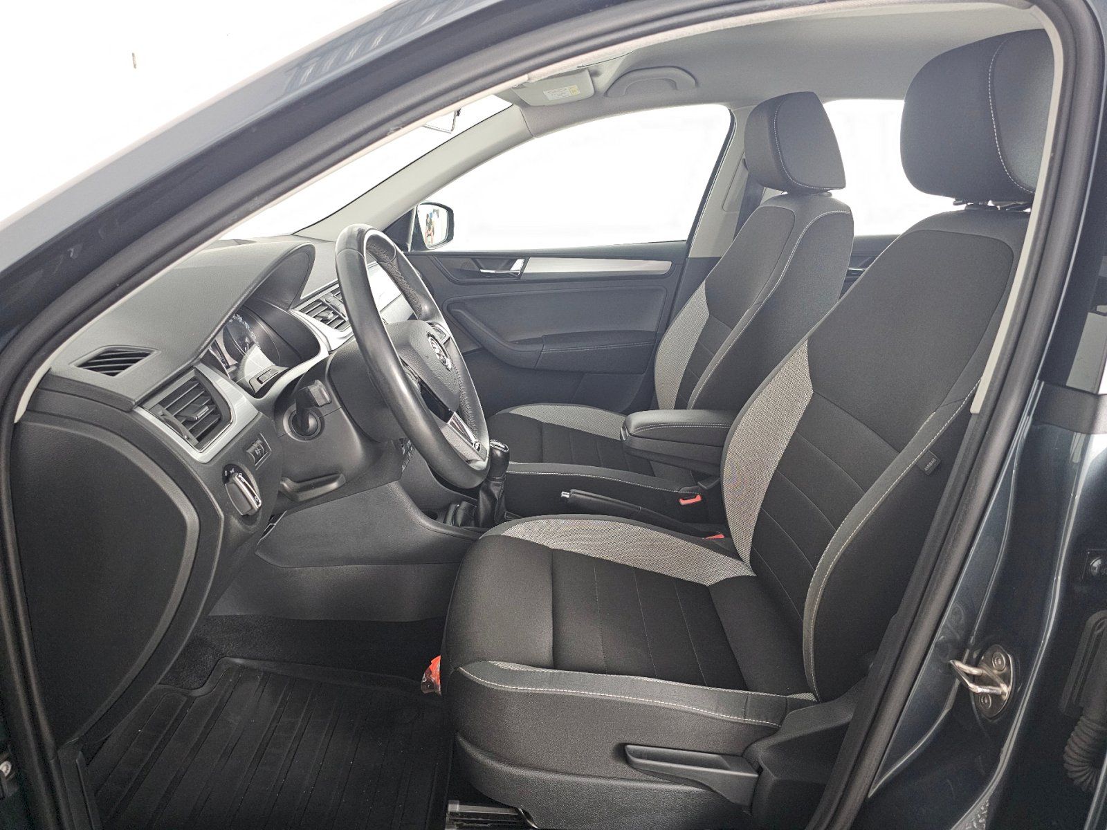 Škoda Rapid, 1.0TSI 81kW Ambition Plus - fotka 6