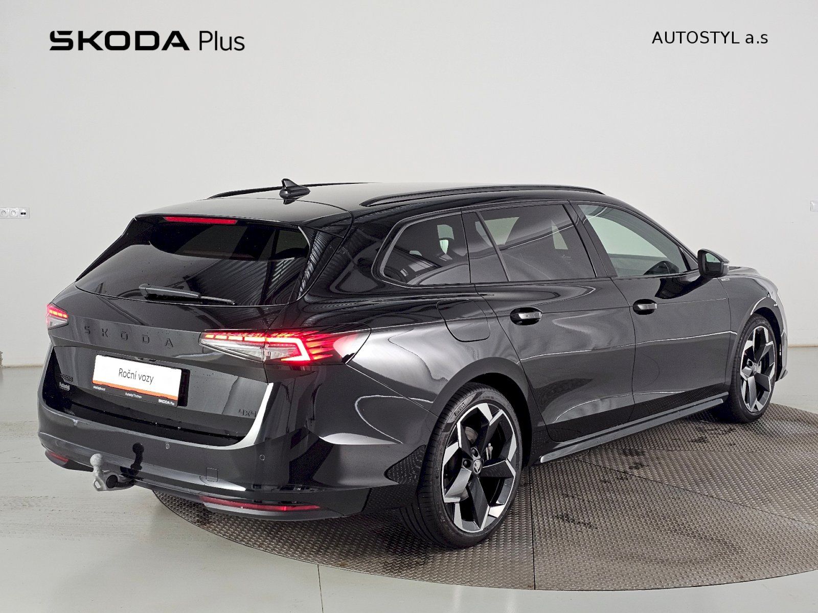 Škoda Superb, 2.0TSi 195kW 4X4 SPORTLINE WEB - fotka 2