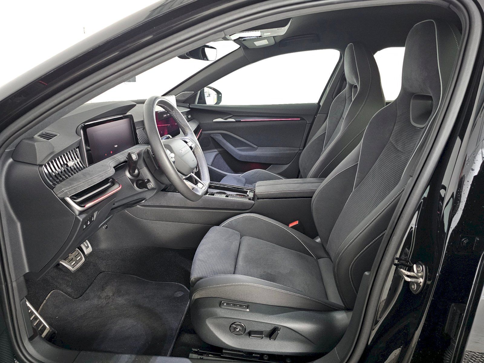 Škoda Superb, 2.0TSi 195kW 4X4 SPORTLINE WEB - fotka 6