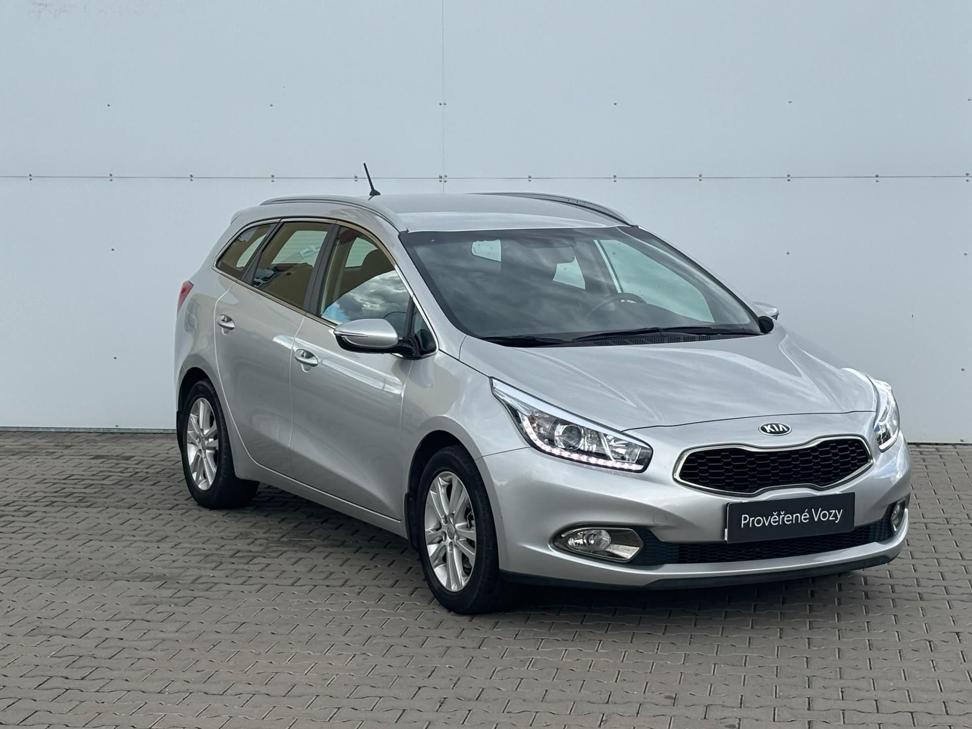 Kia Cee´d, 1,4 CVVT Exclusive - fotka 6