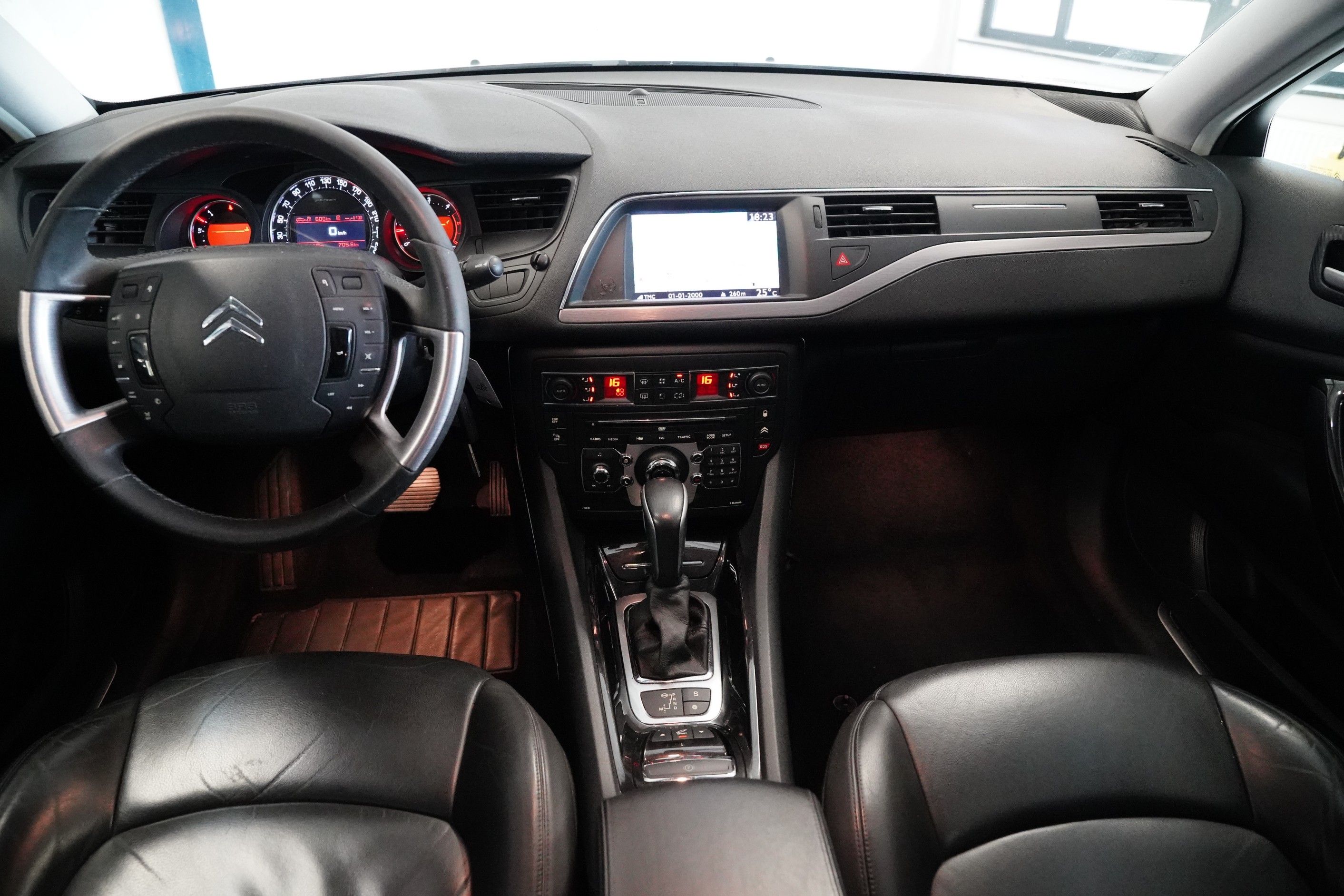 Citroën C5, 3.0 HDI V6 177kW Exclusive - fotka 5
