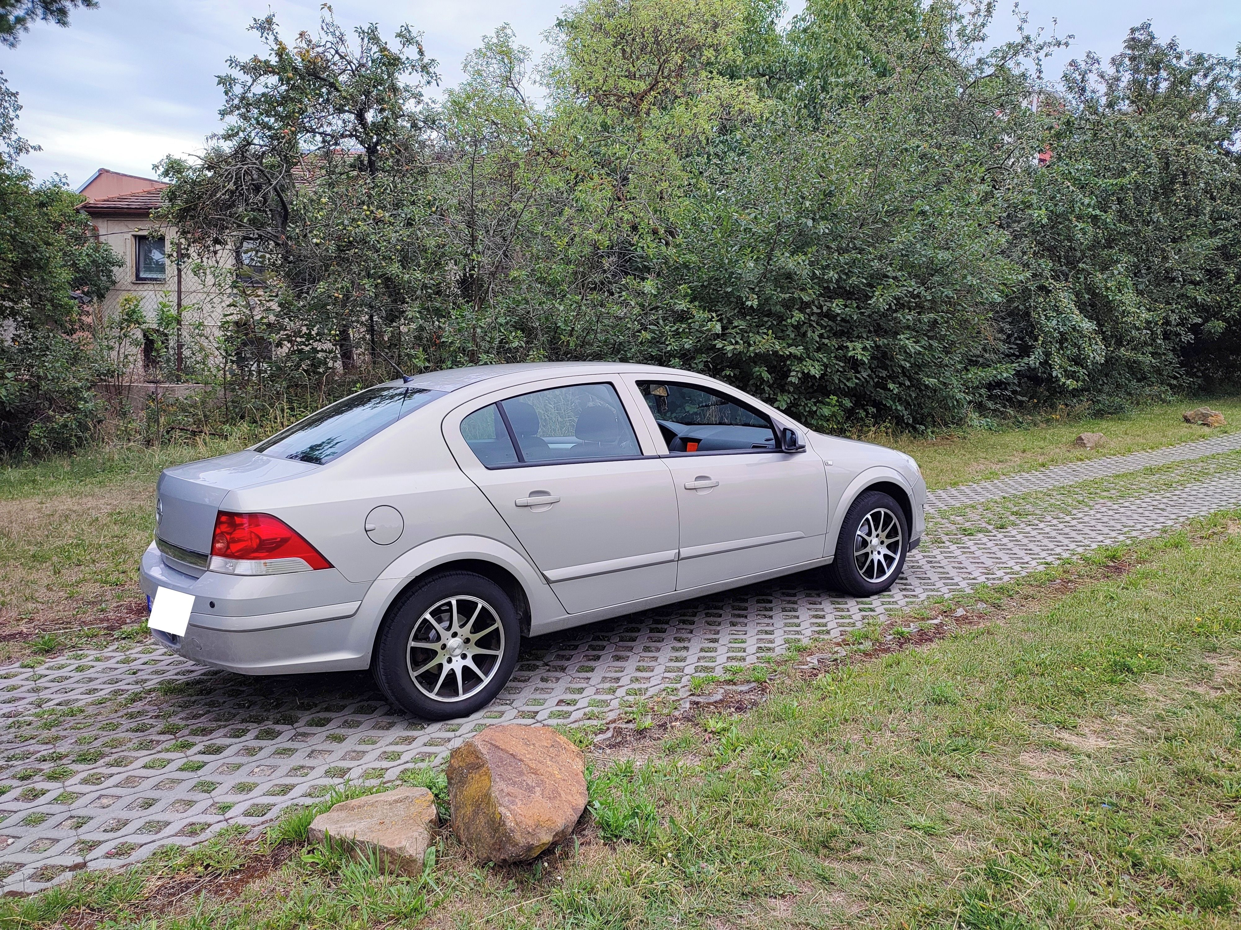 Opel Astra, Opel Astra + Servisní knížka - fotka 2